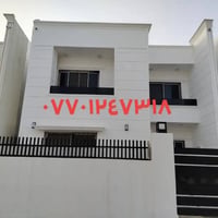 بيت ٢٠٠م • لشركات ومكاتب • طابقين ٤غرف