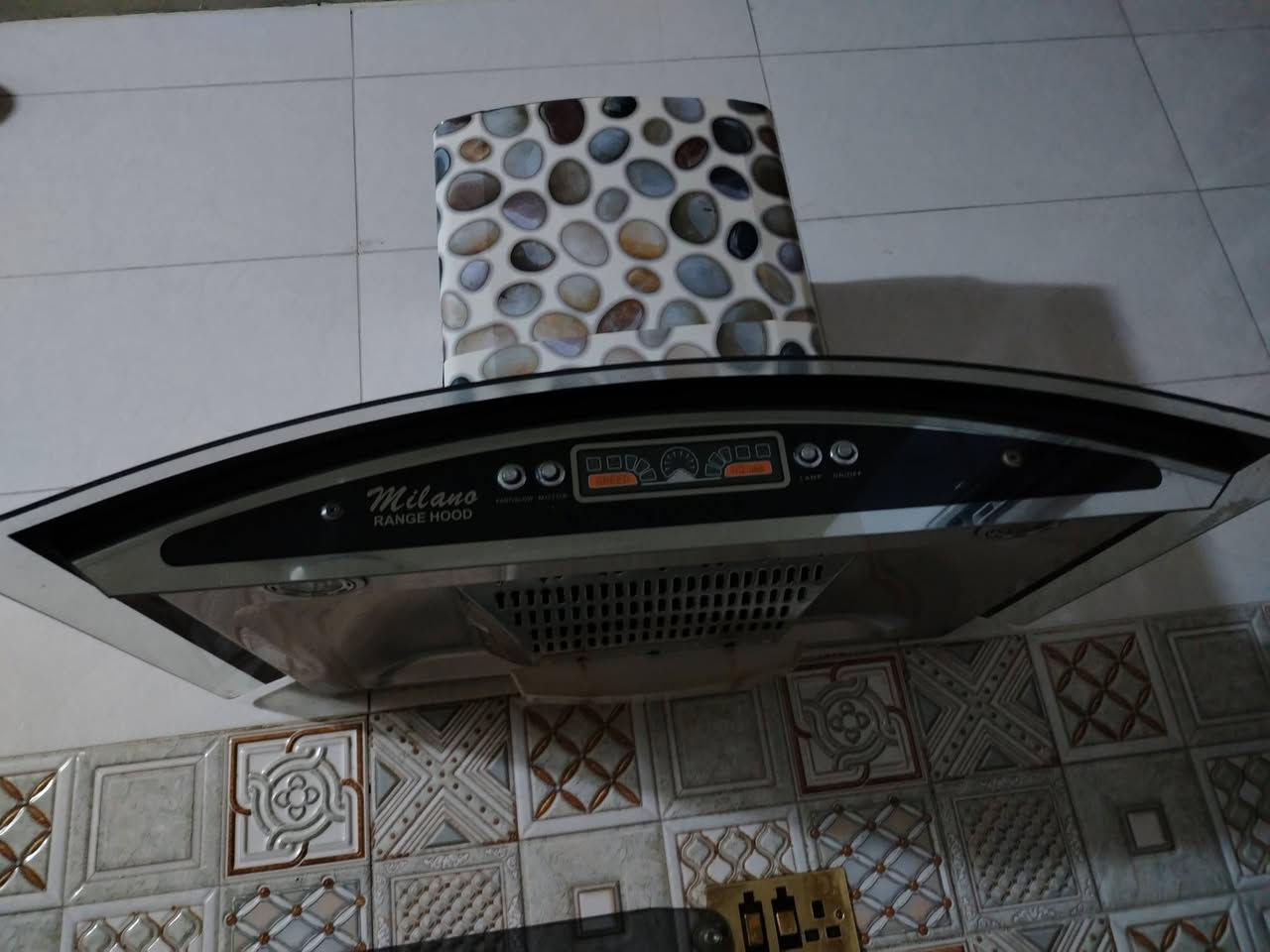 اغراض منزليه نضيفة جدا مكيف ثلاث ارباع الطن يسحب 3.5 امبير يشتغل على المولد بعده جديد مشتغل ساعات سعره ١٩٠ الف  طباخ ٤ عيون ستلس ستيل شغال على الفحص مع مرشحه ستنلس ستيل سعره مع المرشحه ١٢٥ اخوان لمانة الله الاغراض حلوه وجدا نضيفه اغراضي الشخصيه لا مروج ولا غيرهه للتواصل ***********
