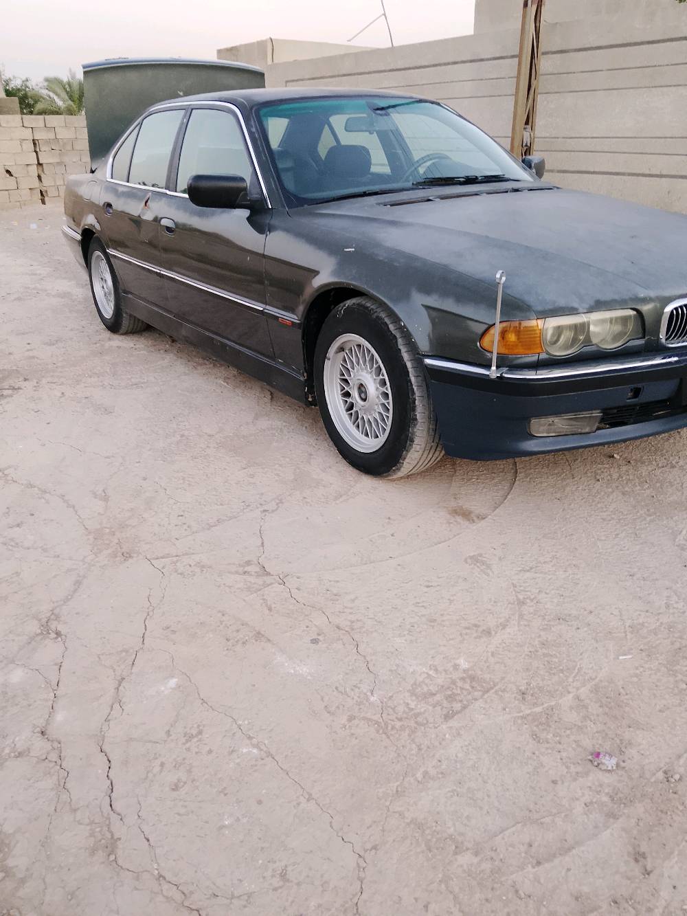 السلام عليكم للبيع بي ام خفاش موديل 97 السعر 60 وبيها مجال