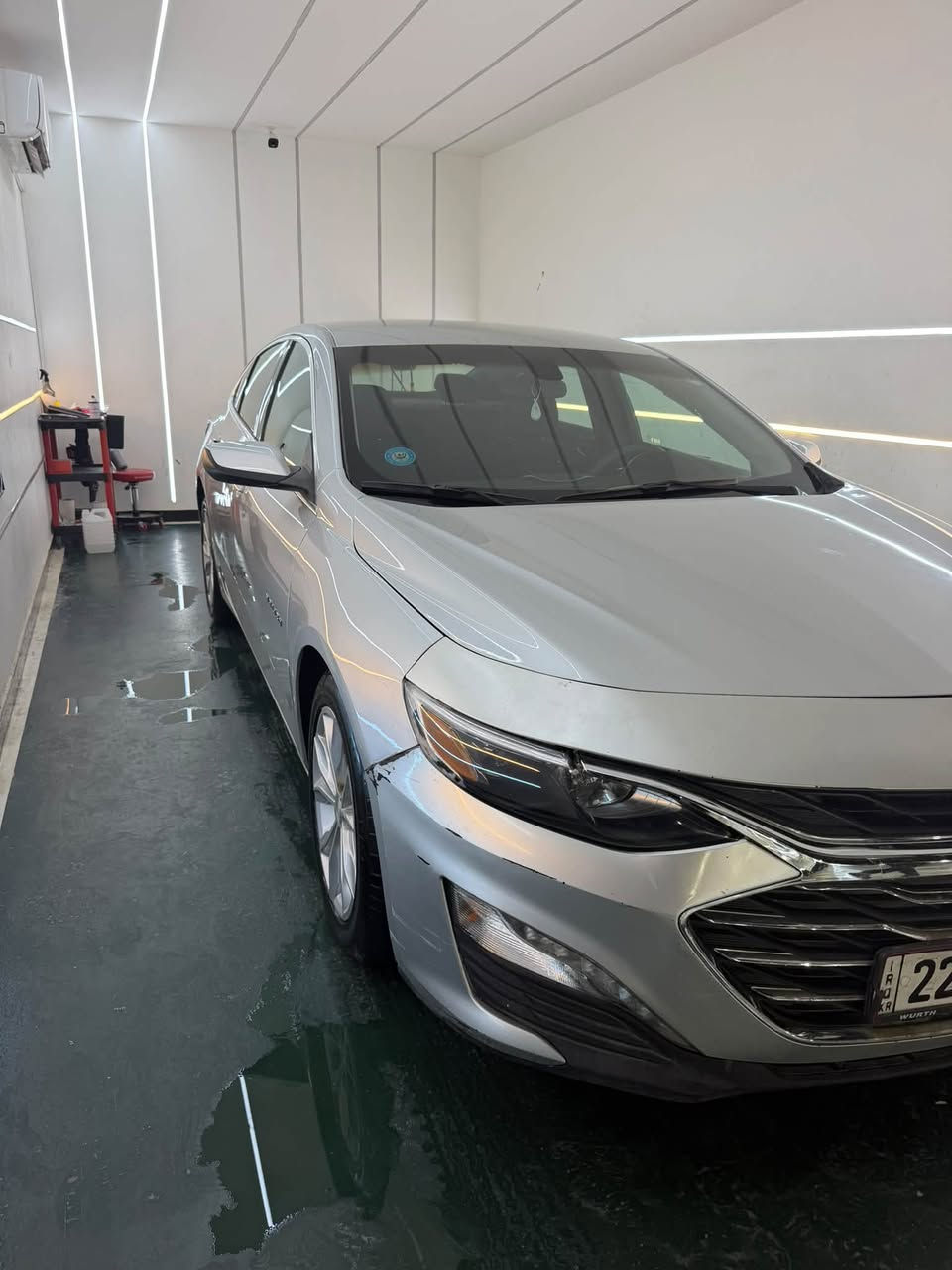 سلام عليكم
للبيع
ماليبو 2020
مواصفات LT المعروفة 
مكينة 1.5 Turbo
السيارة بحالة جداً نظيفة وايدي بيها وادامة كل ٦ اشهر  
مكينة وگير وراديتر كلهن بلادي ممفتوحات كفالة
فيول بمب جديد ، صدر بحالة ممتازة ، كهربائيات السيارة كلها سليمة

حادث السيارة جاملغ ايسر ، بالعراق بيها بارد بالجاملغ الايمن على گد شبر وهم موضح بالصور
سونار السيارة من المندلاوي جديد موجود بالصور
صور الحادث من جعفر ابو الشواصي جديد موجود بالصور
تقرير السيارة من امريكا موجود عندي للي يريده

السيارة ماشية 156 الف كيلو
مشي امريكا 90 الف كيلو

السيارة رقم اربيل سنوية بأسمي
مكاني بغداد شرط التحويل

السعر 115 ورقة

التفاصيل كلها موجودة بالصور ، الشراي يتصل على الرقم
***********
متواجد واتس اب

حياكم الله
