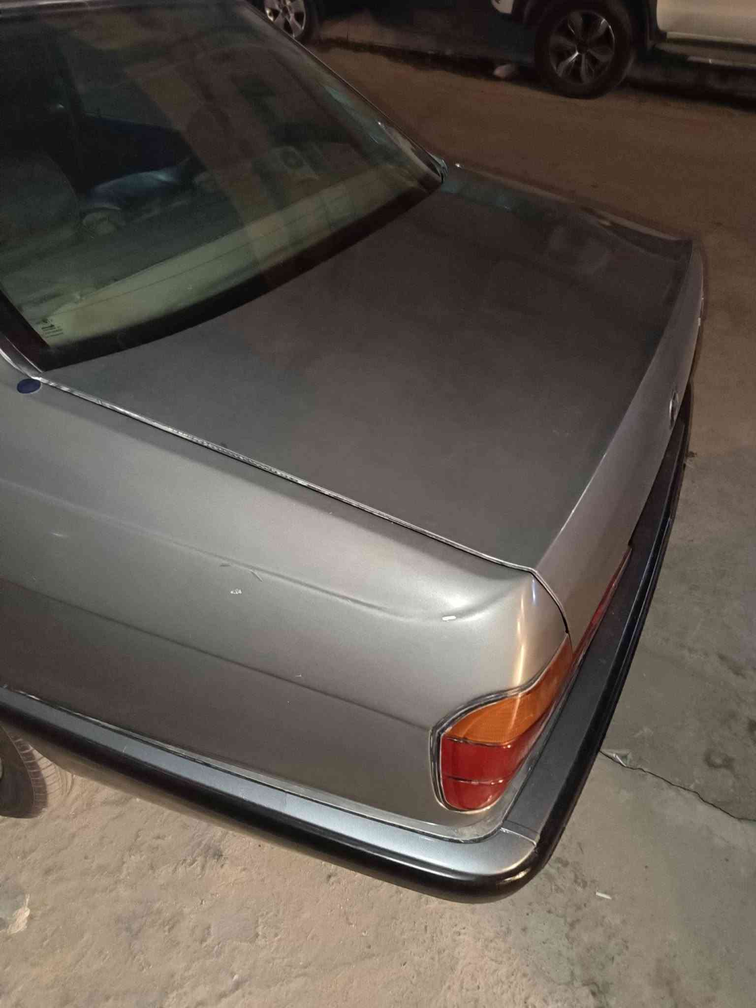 السلام عليكم 
عندي بي ام حجم 740 كير اوتوماتيك تمساح موديل 92بغداد بسمي انشالله اي نقص ما بيها كامله مصبوغه عام بدون حادث فتحه كشتات جلد كهرباء ويلزخليه دبل ايرباك  كلشي اصلي بيها مكانها بغداد السعر 55وبيها مجال الاتصال على ***********
