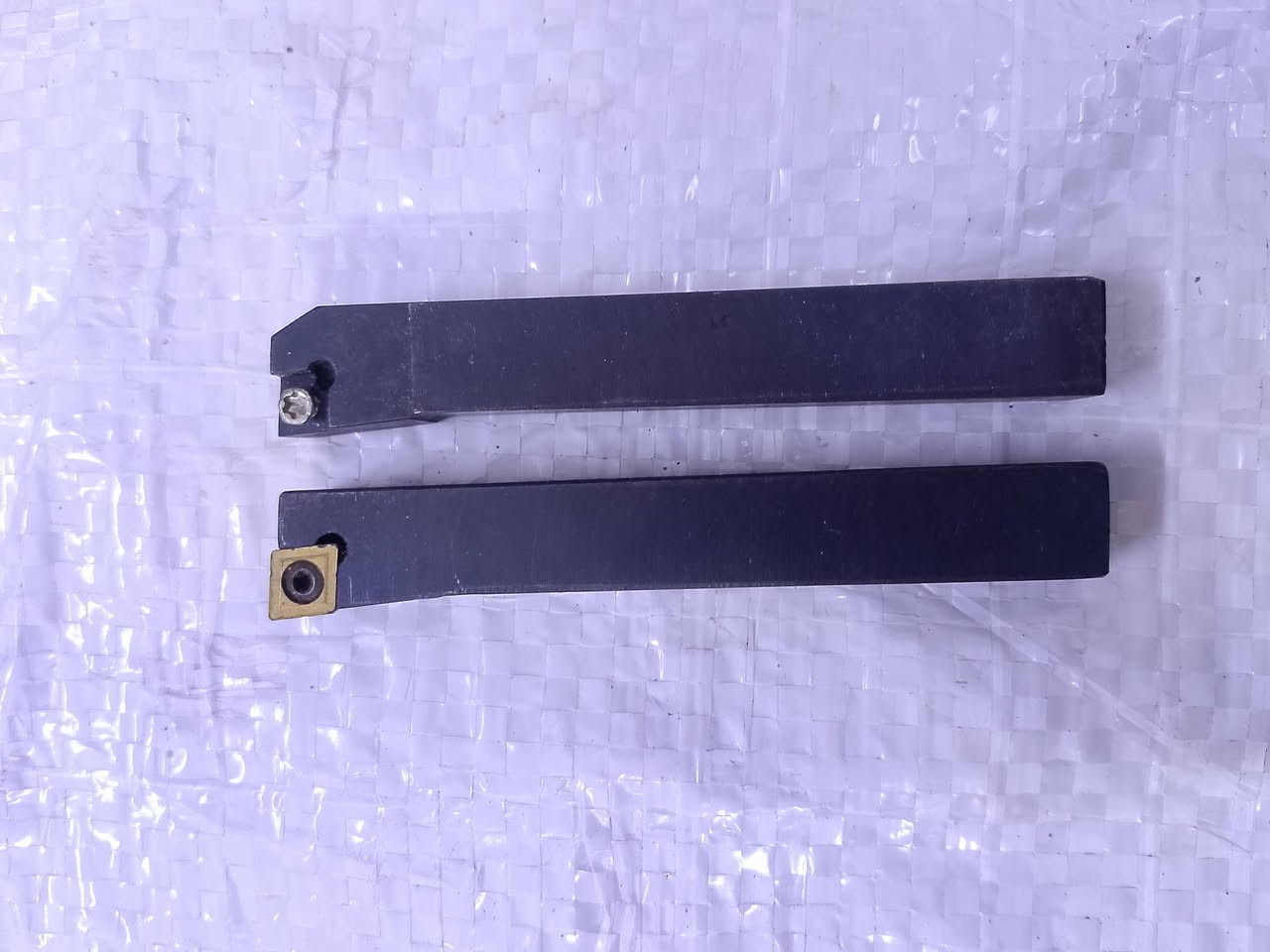 🔧 حاملات خراطة درجة أولى 🔧
جودة ممتازة وتشطيب مرتب، مناسبة لأعمال الخراطة وتشغيل المعادن.
متوفرة بعدة قياسات وأشكال حسب الحاجة.
💰 السعر: 4,000 دينار للواحد فقط
📍 المكان: بغداد – باب الشيخ
📩 للاستفسار والحجز راسلني خاص.***********

