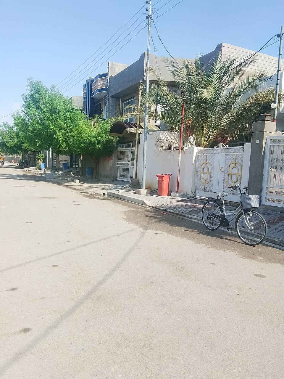 دار للبيع اعلان رقم 2 
دار للبيع مساحة 150 متر طابو زراعي قرار 25 
مكان بهرز حي القادسية قريب على اسواق صباح الدليمي 
السعر 80 مليون وبيا مجال قاط واحد يتكون
 من غرفة نوم ومنؤر وحمام وصالة @
وغرفة ضيوف ومطبخ وكراج بناء2017
 للاستفسار الاتصال ***********
