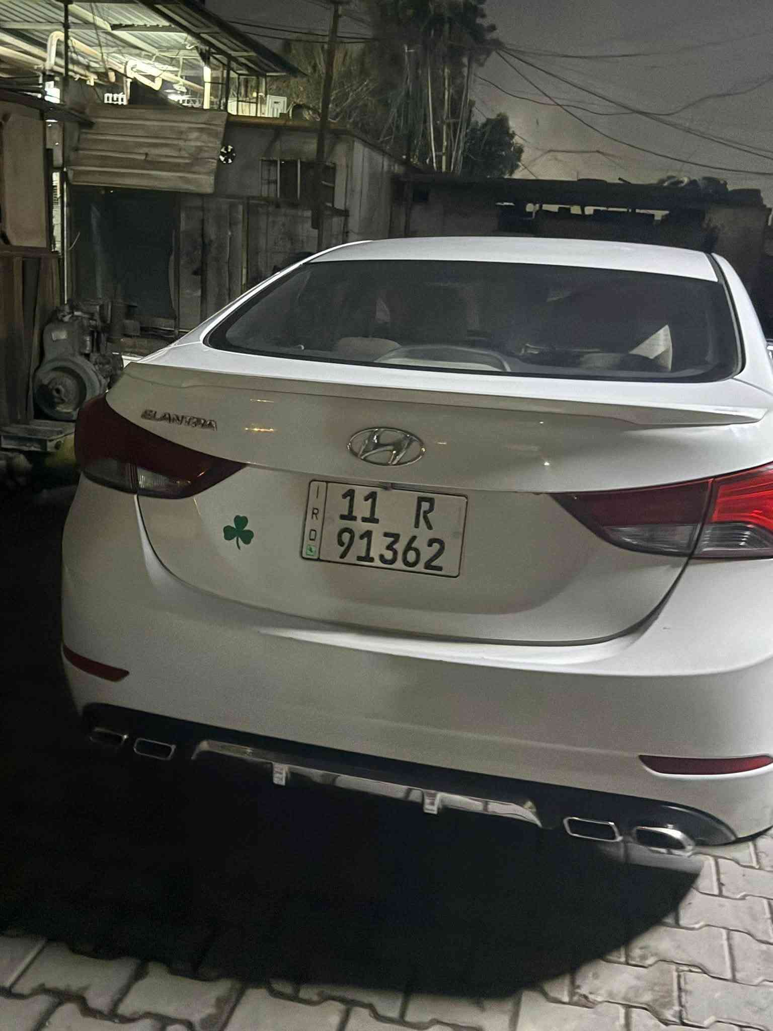 السلام عليكم
الانتره موديل ٢٠١٤ ابيض
فول واحد ع واحد عده البصمه 
رقم انكليزي بغداد بسمي تحويل ثاني يوم تخم تاير جديد قبل اسبوع شديته غرفه جلد 
دوشمه ارضيه جلد هواي بيها مواصفات السياره تعمل بنظام 
بانزين وغاز منضومه 
رحمه الوالديكم اقوه السونار قبل لاتخابره ملاحظه السياره بيها بدايت راجس ممسوي ماعندي مجال 
السعر ١٢٠ غير قابل للتفاوض 

***********
