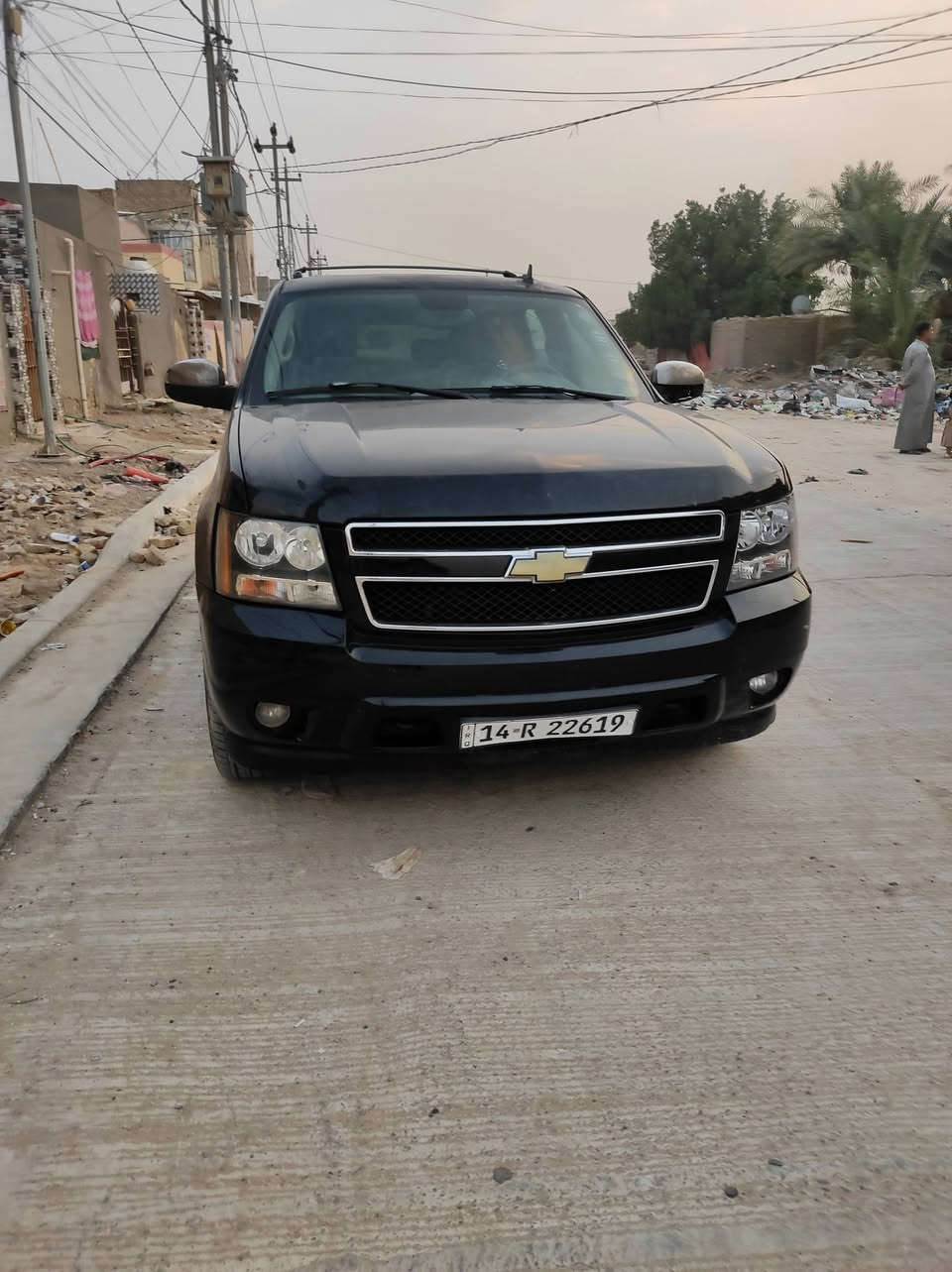 السلام عليكم تاهو بترة لون اسود رقم بصرة جاهزة. حادثها جاملغ الخلفي ومناطق خياس اعتبرها حزام  السيارة كامل مواصفات للاستفسار ع الرقم ***********
