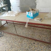 مكائن ثرم عدد 2 ومنشار تقطيع اللحوم وميز مرمر للبيع الاستفسار 07704983...