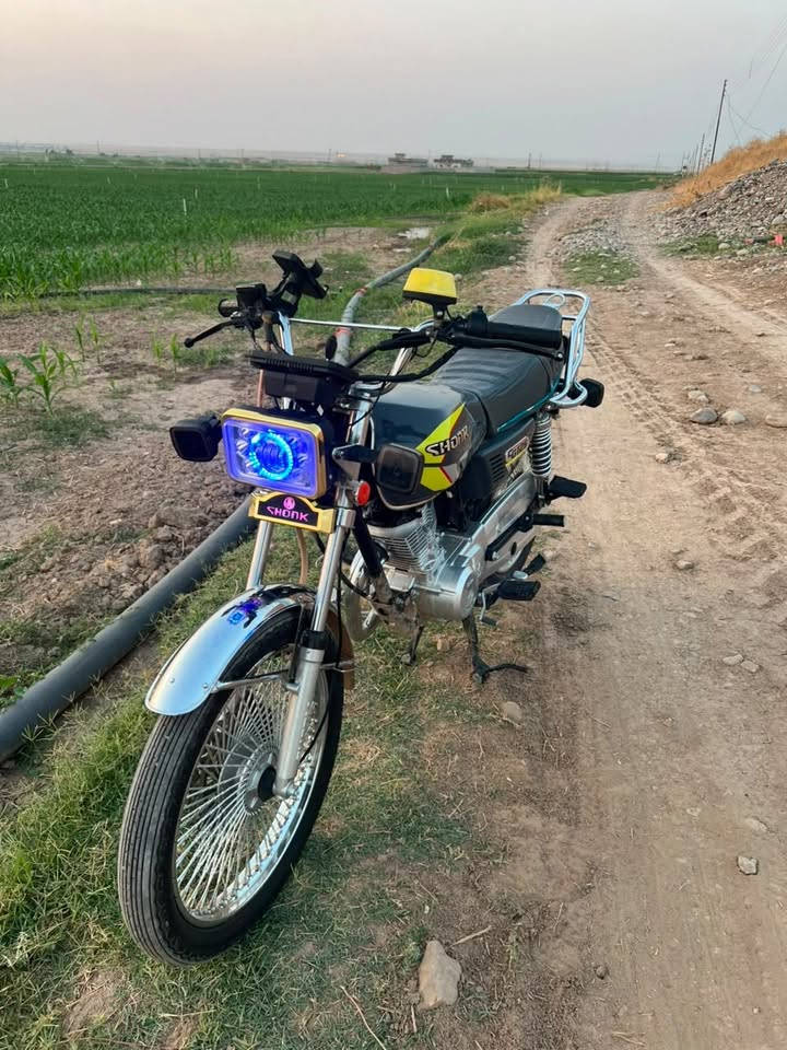 سونك ٢٥ للبيع دراجه نضيفه ما ناقصهاا برغي احلا من الصوره بعد السعر ٧٠٠ وبيها مجال للشراي رقم ***********

