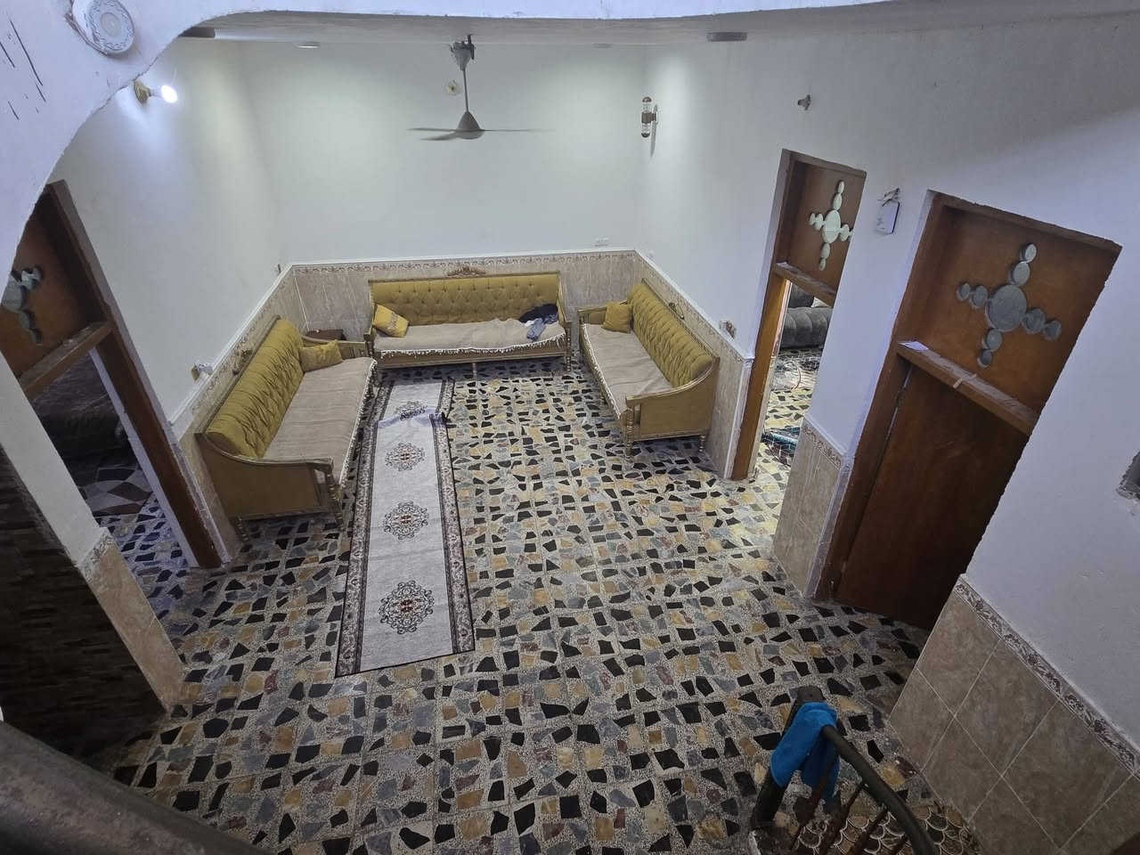 🏡 دار للبيع
📍 الموقع: الديوانية – شارع ستين قرب صيدلية كبسولة

رقم الاعلان (((2)))

📐 المساحة: 200 متر 
📏 الواجهة: 10 أمتار

🔹 تفاصيل العقار:

الطابق الاول 
غرفة
• صالة
• مطبخ
• استقبال
• مجمع صحيات

الطابق الثاني 
*غرفة عدد ثلاثة
*صالة
*صحيات

📞 للاستفسار والتفاصيل:
🏢 مكتب رسول الناصري للعقار
📱 ***********
📱 ***********
