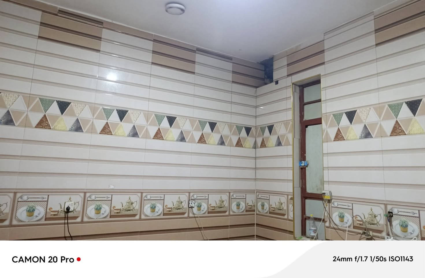 سلام عليكم 
بيتين طابو  طبك للبيع ذو مساحه 450 ركن شارعين 
 كل بيت يحتوي على  غرفتين 4 ف 5 وصاله 8 ف 4 وديوانيه 7 ف 4 ومطبخ 5ونص ف 4  وصحيات داخليه وخارجيه و محلات عدد 3 العنوان صوب بني ركاب نهاية المشروع قرب مدرسة الحشد 
للاستفسار اتصال ع الارقام التاليه ***********
الرقم الثاني ***********
