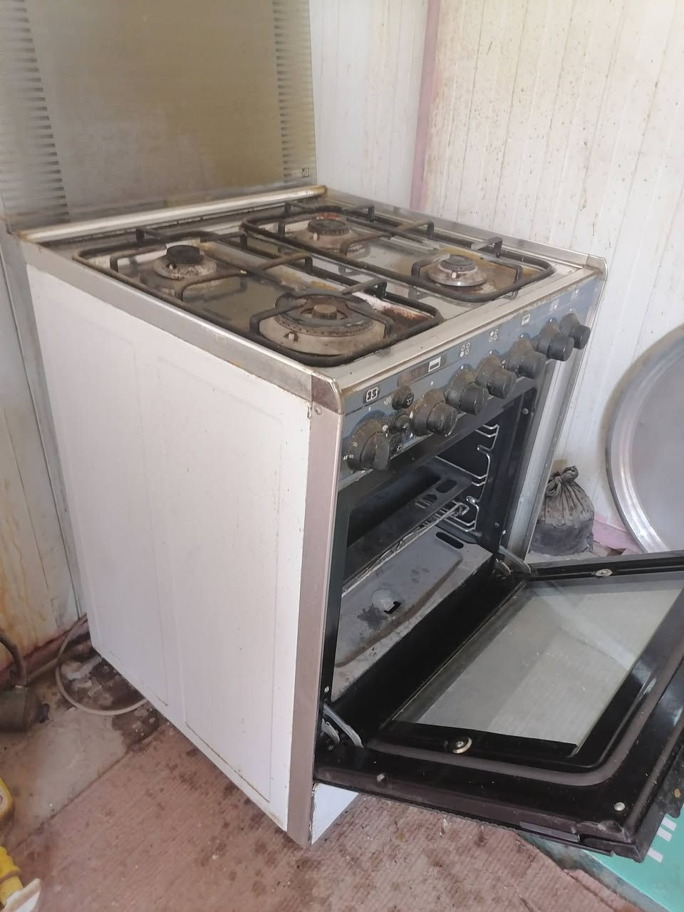 طباخ • حجم وسط • ٤ عيون