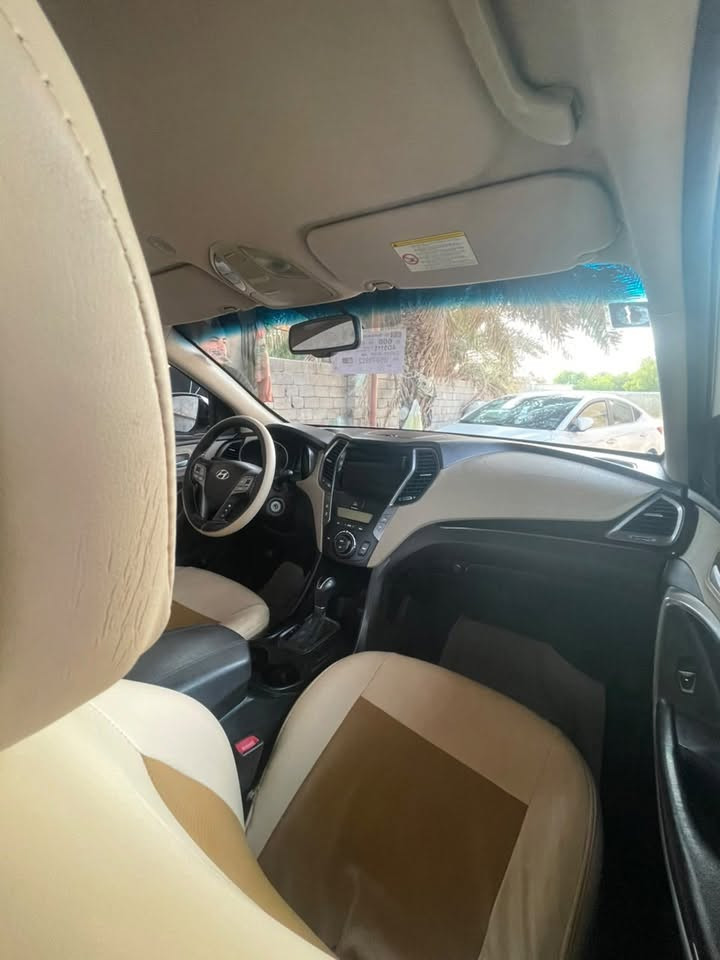 سلام عليكم سنتافي موديل١٤ خليجي سته سلندر كفاله من الضربه والتبديل والصبغ تبريد تلاث قطع ثلج كير مكينه حداده  مكاني بصره السعر148وبيهًً مجال وهذه رقمي***********
