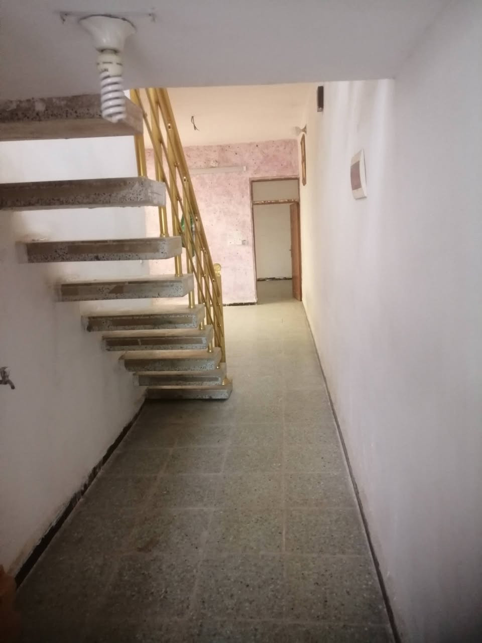 بيت طابو صرف مساحه 112
حي العسكري الاولى
قرب مطعم كباب نذير
بناء جديد لايباع على المبادره
*********** للاستفسار على هذا الرقم
