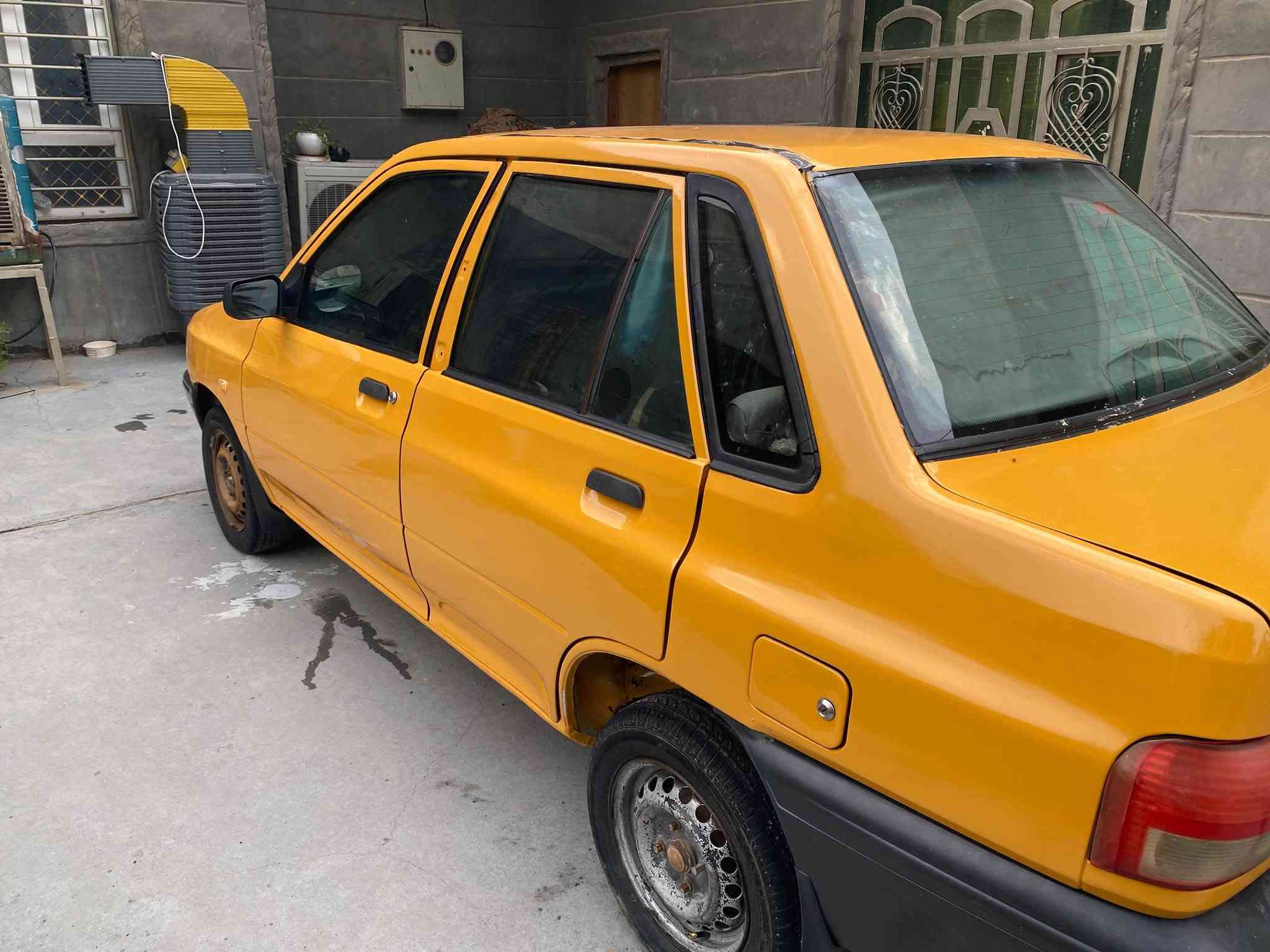 السلام عليكم  عندي سايبة موديل ٢٠١١ للبيع فقط سيارة جاهزة مال جناي كلشي بيها جديد مصفرة هيئة وغرامات رقمها بابل باسمي الانكليزي الجديد باقي بس تجدد عقد وتستلم اللوحات مكانها بابل 
للتواصل خاص 
***********

نص مكتوب في الصور:
- Hillah