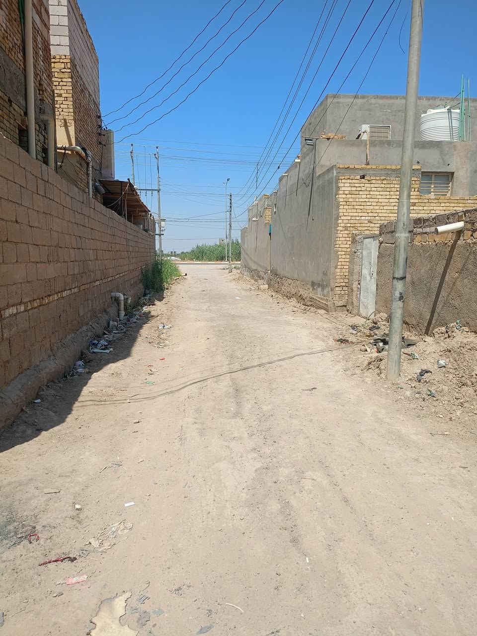 سلام عليكم بيت لبيع مساحه 300 على شارع الدوايه حي الرسول  بيت قريب على الشارع  ***********
