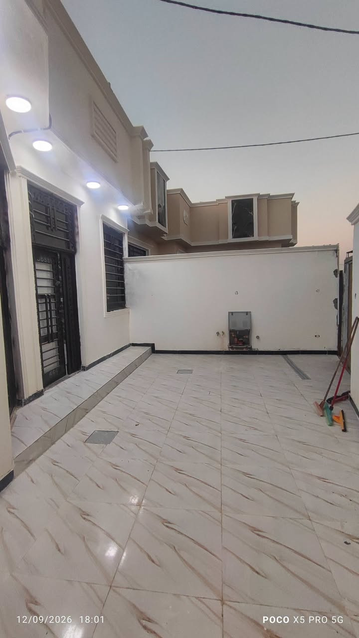 🏠 دار سكن للبيع في أبي الخصيب

📍 العنوان: أبي الخصيب – محيلة – قرب سوق محيلة
📏 المساحة: 210 متر مربع
📌 يبعد فقط 400 متر عن سوق محيلة

🔹 نوع الطابو: زراعي عراقي – نموذج 25
🏗️ بناء حديث فارغ وجاهز للسكن

يتكون الدار من:
🛏️ 3 غرف نوم
🛋️ ديوانية
🏠 صالة
🍽️ مطبخ
🚿 صحيات داخلية وخارجية

🛣️ يقع على شارع 10 متر تبليط
💡 تتوفر كافة الخدمات: ماء، كهرباء، إنارة، تبليط
🏘️ منطقة جديدة ومخدومة وجميلة

💰 السعر: 118 مليون دينار عراقي
✅ قابل للتفاوض

📞 للاستفسار والاتصال:
***********

نص مكتوب في الصور:
- 12/09/2026 18:01 POCO X5 PRO 5G
- 12/09/2026 18:01
- POCO X5 PRO 5G
- 12/09/2026 18:00 POCO X5 PRO 5G
- 12/09/2026 18:00