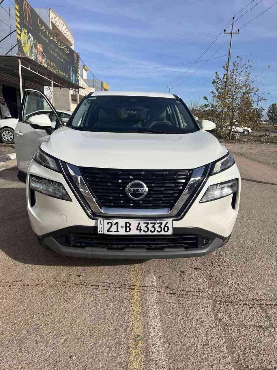 nisan rouge 2021 بۆفرۆشتن مواسەفاتsv سەیارەکە کلین تایطڵە 
مواسەفەتەکاتنی: ​🔹 بزوێنەر: 2.5 لیتر (4 پستۆن) –   
​🔹 کامێرا: کامێرای 360 پلە (Around View) بۆ بینینی تەواوی دەوروپشت.
​🔹 شاشە: 8 ئینج لمس (پشتگیری Apple CarPlay و Android Auto دەکات).
​🔹 سیستەمی ProPILOT: کروز کۆنتڕۆڵی زیرەک + ڕاگرتنی ئۆتۆماتیکی هێڵی شەقام.
​🔹 کورسی: کورسی شۆفێر کارەبایی (8 ئاڕاستە).
​🔹 ویل: ئەلەمنیۆم قەبارە 18 ئینج.
​🔹 سەلامەتی: راداری پێشەوە و دواوە + ئیستۆپی فریاگوزاری ئۆتۆماتیک + ئاگادارکەرەوەی خاڵی کوێر (Blind Spot).
​🔹 بەسمە: سیستەمی چوونە ژوورەوەی بێ کلیل + دەرچەی تەکەیف بۆ سەرنشینانی دواوە. بۆ زانیاری زیاتر پەیوەندی بکە بەم ژمارە تەلە فونەوە ***********
