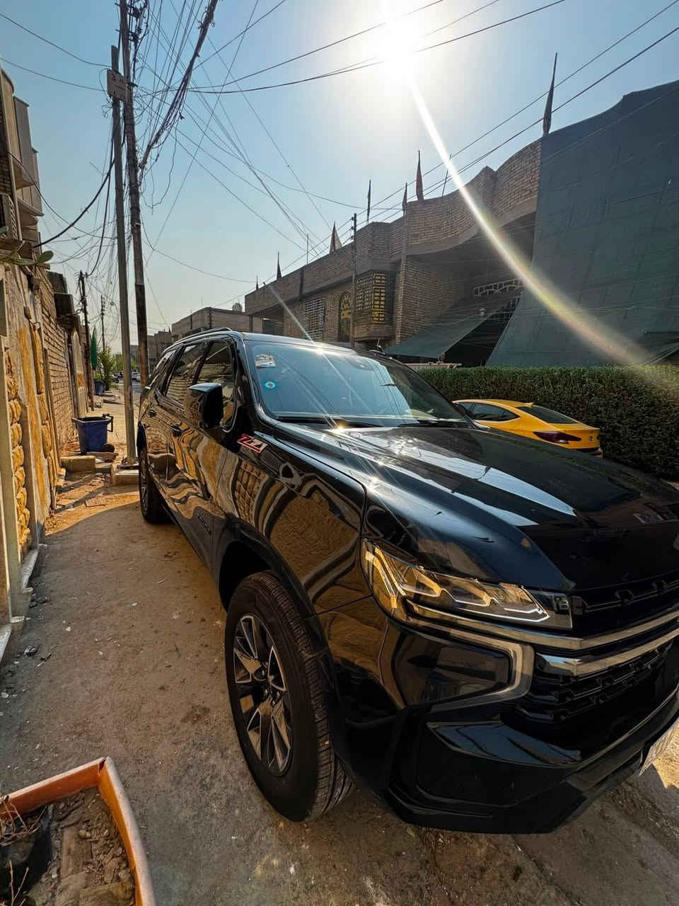 سلام عليكم تاهو 2021 فئة Z71 وارد امريكي
مواصفات 
دفع رباعي 
مكينة 5300
7 كشن منفصل جلد
تحكمات 
دواسات كهرباء 
رادار 
وبعد هواي مواصفات
رقم بغداد ماشية 83 الف دخول جديد صارلها 10 اشهر تقريباً
حادث باب خلف السائق مبدل ونص الجاملغ الخلفي وبيها كلير من امريكا
سعر $355 بيها مجال بسيط 

للتواصل واتساب ***********
