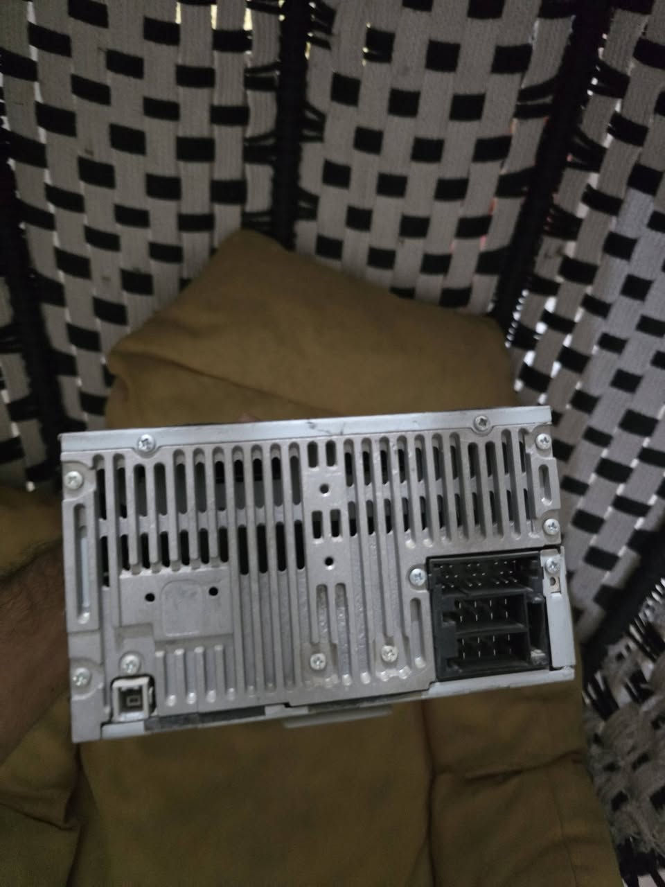 للبيع غراض سبورتج ٢٠٠٩
مسجل بلادي اصلي
دكم جام جدد 
ايطار دشبول كامل

***********
