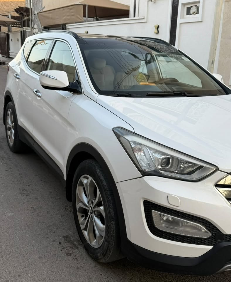 سنتافي خليجي 6 سلندر فول بيها باب فقط السعر 155 الف دولار للتواصل ***********
