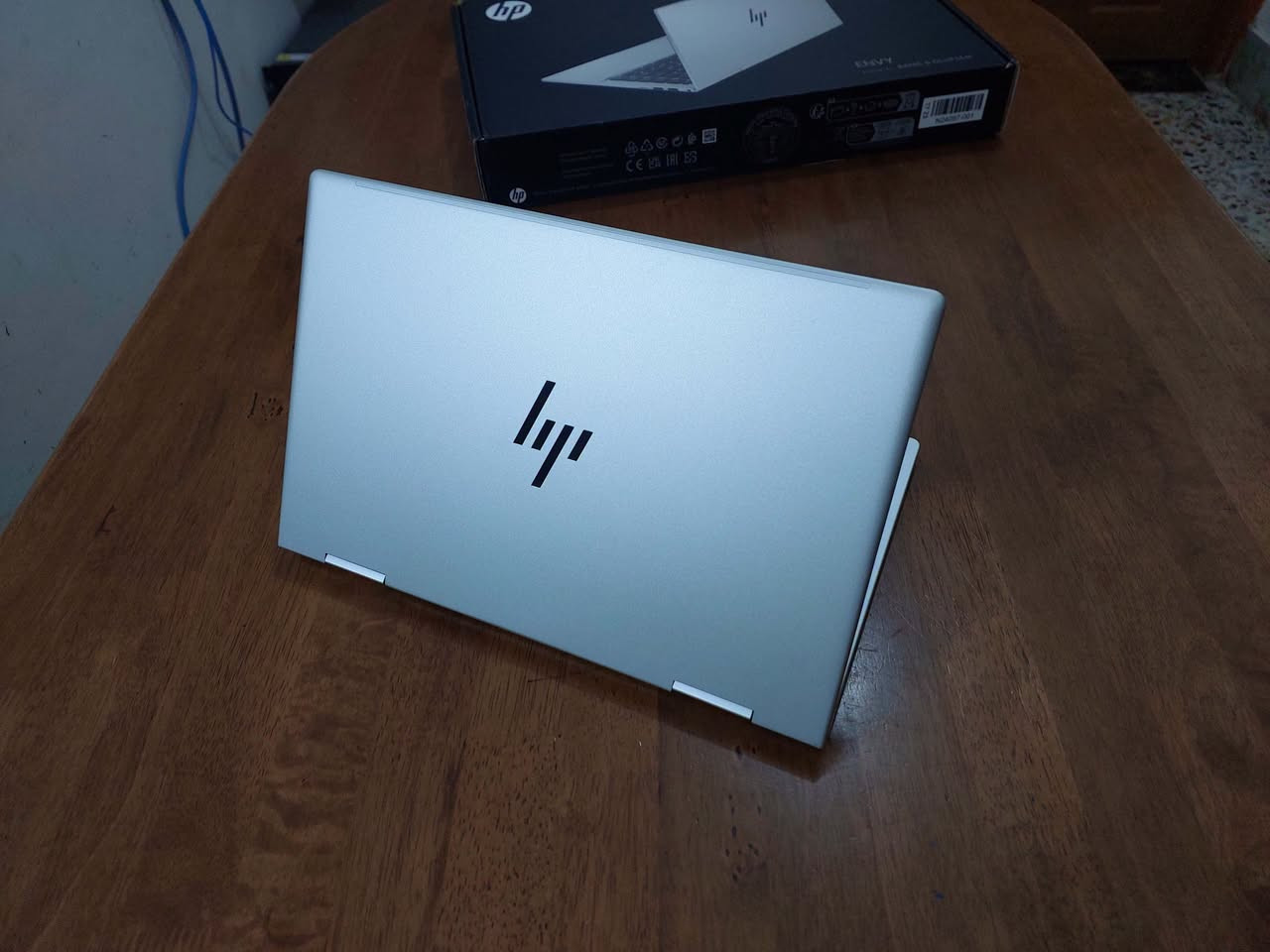 السلام عليكم  جيل 14 ....تحفة الكترونية من شركة HP موديل hp envy من الفئات العليا لماركة HP  ...لابتوب لمس TOUCH قلاب 360 درجة...بلون وشكل وتصميم مميز جدا..شاشة حجم 14  الوانها طبيعية مشبعة ولا اروع .. سوبر سلم مصنوع من المعدن مع هارد نوع SSD NVME حجم 512 ورام 8 وكرت شاشة قوي ومعالج كور 5 جيل 14   ..كيبورد ضوئي ثلجي 3 درجات مع بصمة اصبع وبطارية تدوم لساعات طويلة الجهاز جديد بمعنى الكلمة وكارتونتة وكل ملحقاتة ويا ملائم للبرامج الهندسية  والتصميم والبرامج والدراسة و لرجال الاعمال وغيرها... سعرة 500$ للاستفسار  *********** (واتس)
