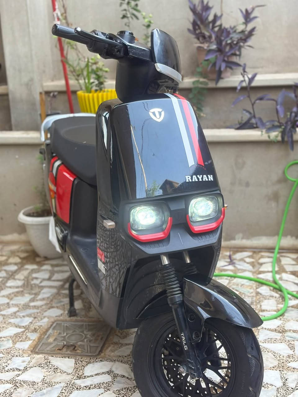 ريان ابوعيون ملف عقل بطاريات بلاديات شرط الفحص
6بطاريات دبل عل شرط الفحص 

يمشي مسافه 50-55 كيلو 

مثبت سرعه نضام بارك نضام بك 

سرعه 60 بصمه تشغل عن بعد نضام سرقه 

لايت عالي ناصي اشاير

كلشي ممبدل بي كلو بلادي 

كلو شغال مابي اي نقص 

السعر 735 بي مجال بسيط 

العنوان موصل حي الحدباء 

***********بي واتساب
