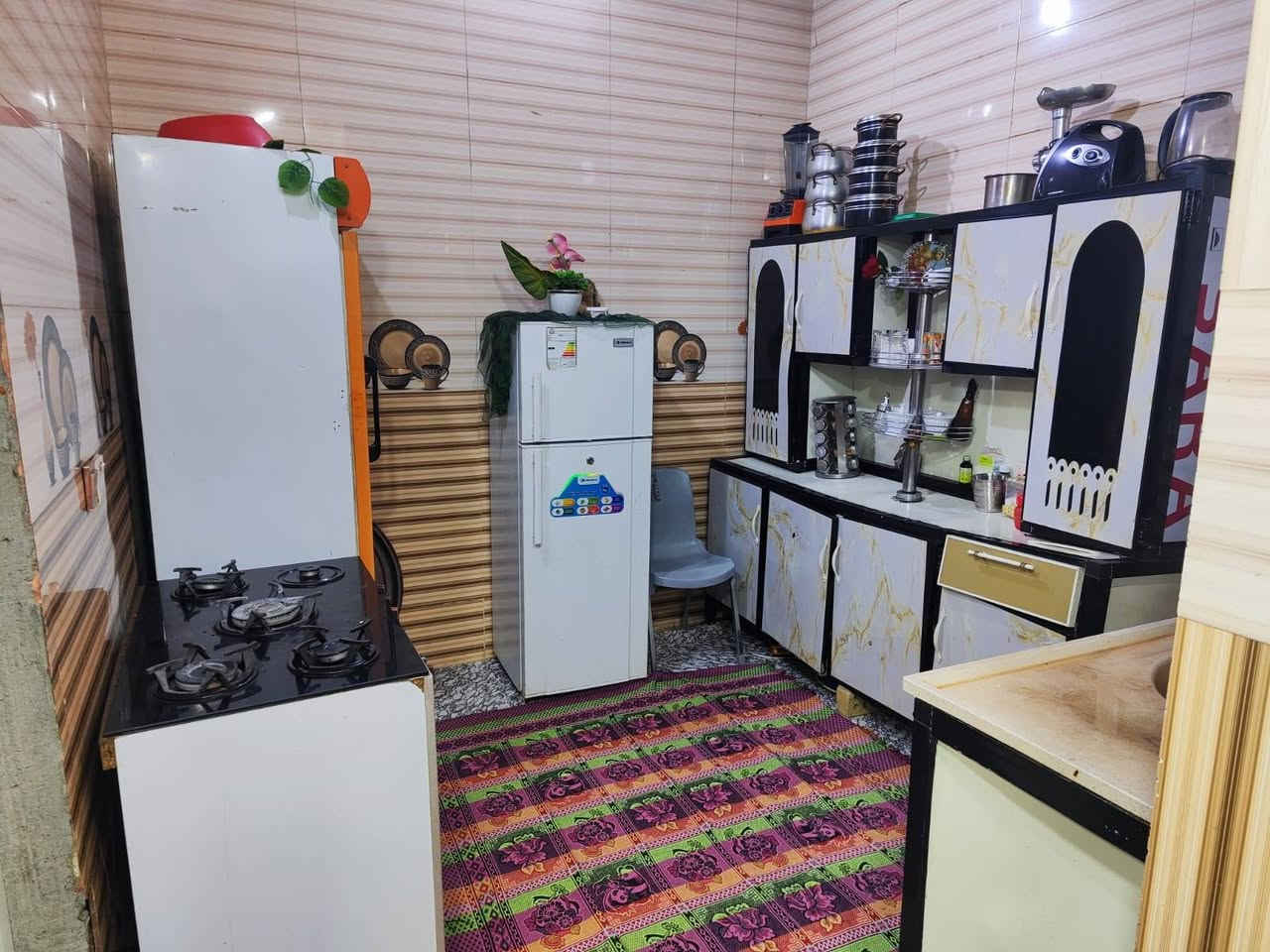 عندي بيت  الحر الصغير الكنطره مال البزل وتطلع كبل مسافه ٣٠٠متر قريب علي الشارع ثالث بيت بالفرع مساحة ٥٠متر ٣طوابق ٣نوم درجه اولي السعر ٣٥ مع مجال 
***********
*********** واتساب على الاثير  ابومحمد
