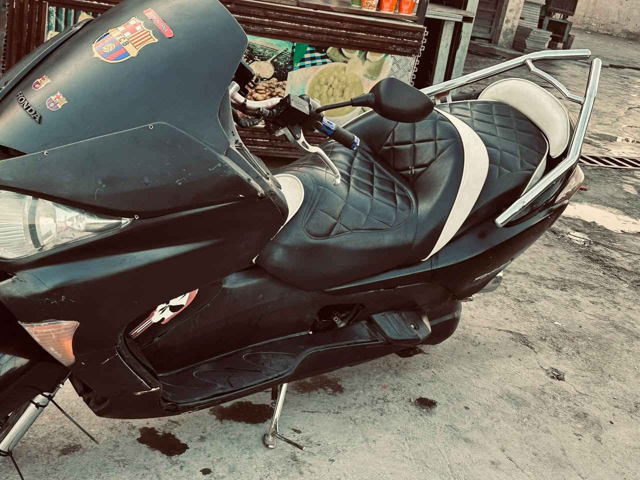 للبيع فورزا كرستال 09 🔥🏍️
دراجة خير من الله.. مجفتها تجفيت جديد ✨
.. شغل وترتيب على ايدي

السعر: 650$ وبيها مجال قليل حك الجية 💰

الغراض الي بيها:
✅ شورته رياضي
✅ ستان رياضي
✅ كفرات دبل خلفي
✅ نيكل صلنصة رياضي ام الثنين
✅ يدات بريك نيكل رياضي
✅ سبايدر طيارة نيكل رياضي

الدراجة بيها ملاحظات بسيطة ومبينة بالصور 👇
يعني لا تجي وتكلي شنو بيها.. كلشي كدامك واضح

📍 مكان الدراجة: حي القاهرة - قرب جسر البنوك
📩 للاستفسار: خاص

ملاحظة: مراوس حسب القناعة او بيع
الشراي يتصل.. تعال شوف بعينك واحكم ***********
