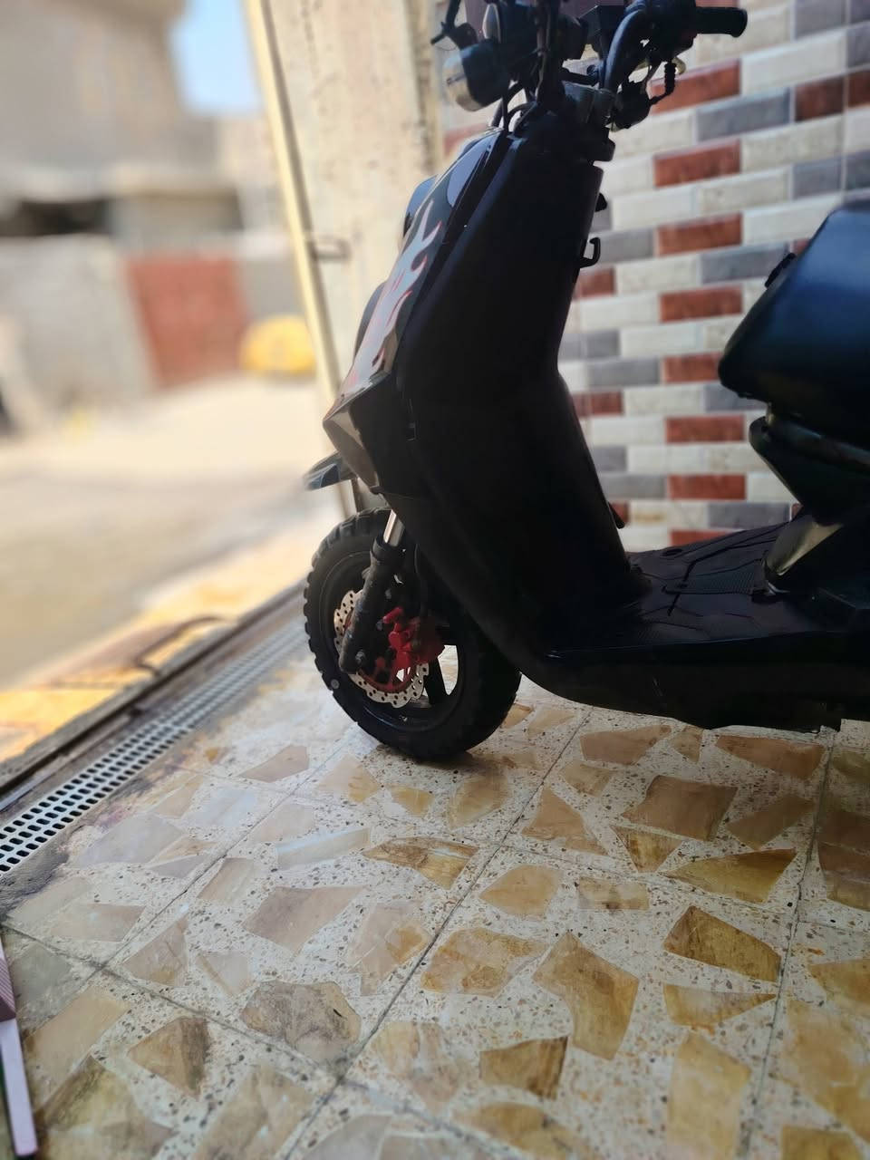 سلام عليكم  درجه سكنس جبلي اربع والفات الدراجه نضيفه ومكينه جديده ونضيفه والدراجه سلسه بل مشي دبل واحد دبل طويل ***********
