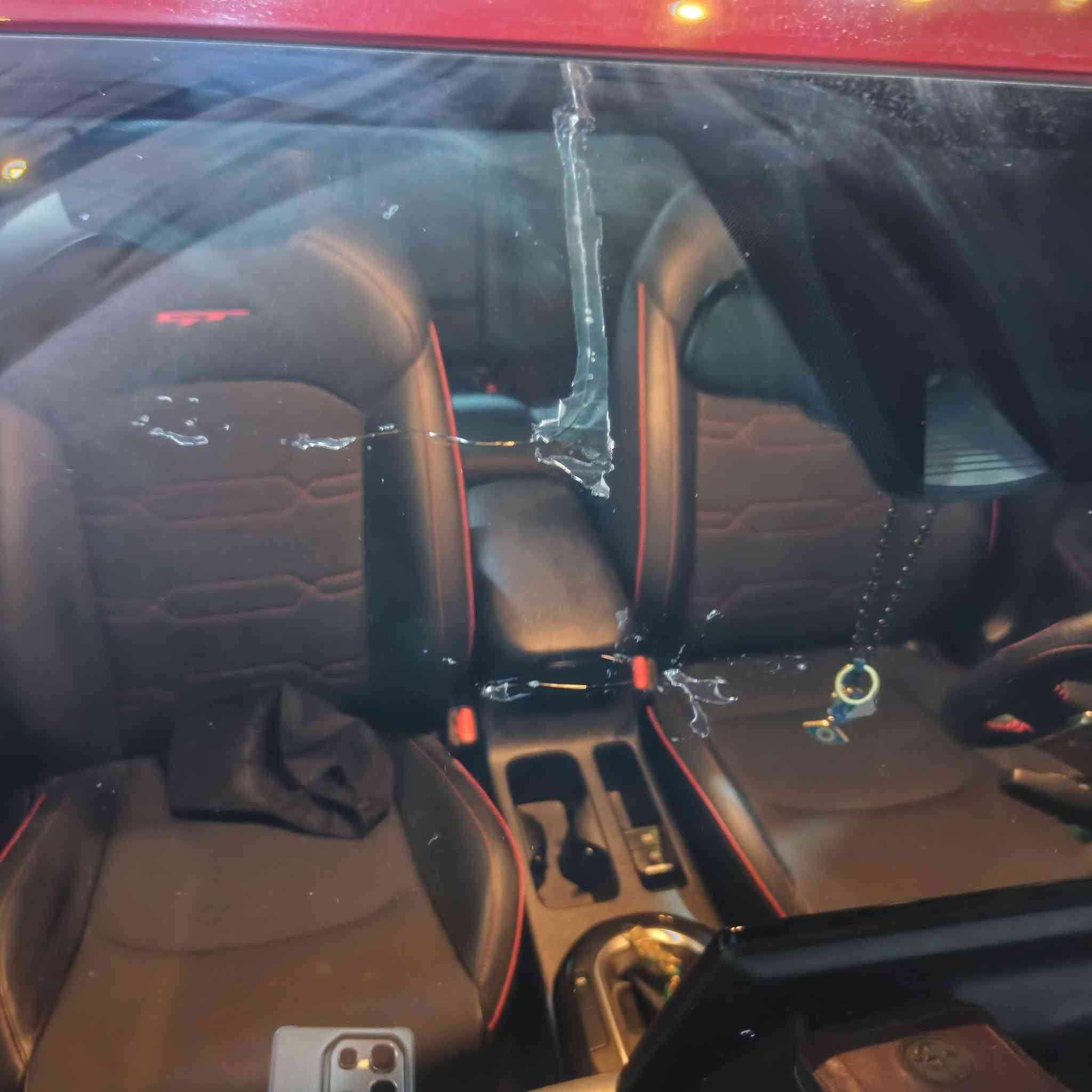 السلام عليكم
من رخصة الادمن 

كيا فورتي 24 GT وارد امريكي 

بدون ضرر فقط دعاميه اماميه بدون تبديل كما موضحه في الصوره

محرك 1600 تيربو

كير GDI دبل كلج الرياضي 7 سرعات

ماشية 18 الف

المواصفات 

بصمه عدد 2 + تشغيل عن بعد

رادارت جانبية

لد امامي خلفي

توقف امامي خلفي

سايد بريك دكمة

قيادة ذاتية

تحديد مسار

شاشا بل كار بلي

ثلاث وضعيات قيادة 
تبريد قطعتين

مرايه مانع ضوء

كشنات جلد عليها علامه GT

السعر 175 وبها مجال حك جيه

المكان الزعفرانية

رقم ***********
