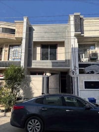 100م للبيع جديد سعر بلاش ثلاث غرف نوم 07800056801   حي الجهاد قريب جام...