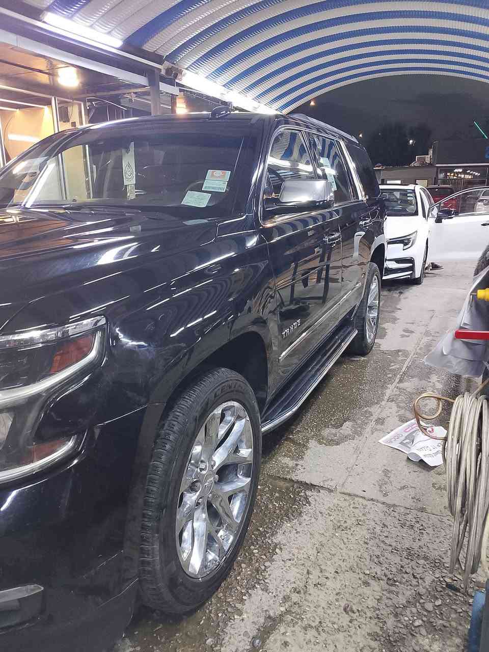 تاهو مديل 2015 LTZ خليجي وكالة المنصور برايمر لون اسود داخل قرميدي السياره مكفولة كفالة عامة ماعدا بارد بالجاملغ الايسر وكارت بالباب مال صدر السياره بأسمي تحويل ثاني يوم مكانها بغداد الاتصال ***********
