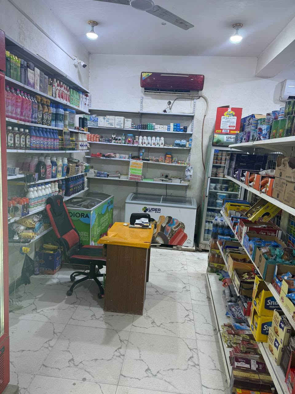 محل غذائيه للبيع ناصرية شارع المشايه حي الامير البيع عدم التفرغ للتواصل واتساب
***********
