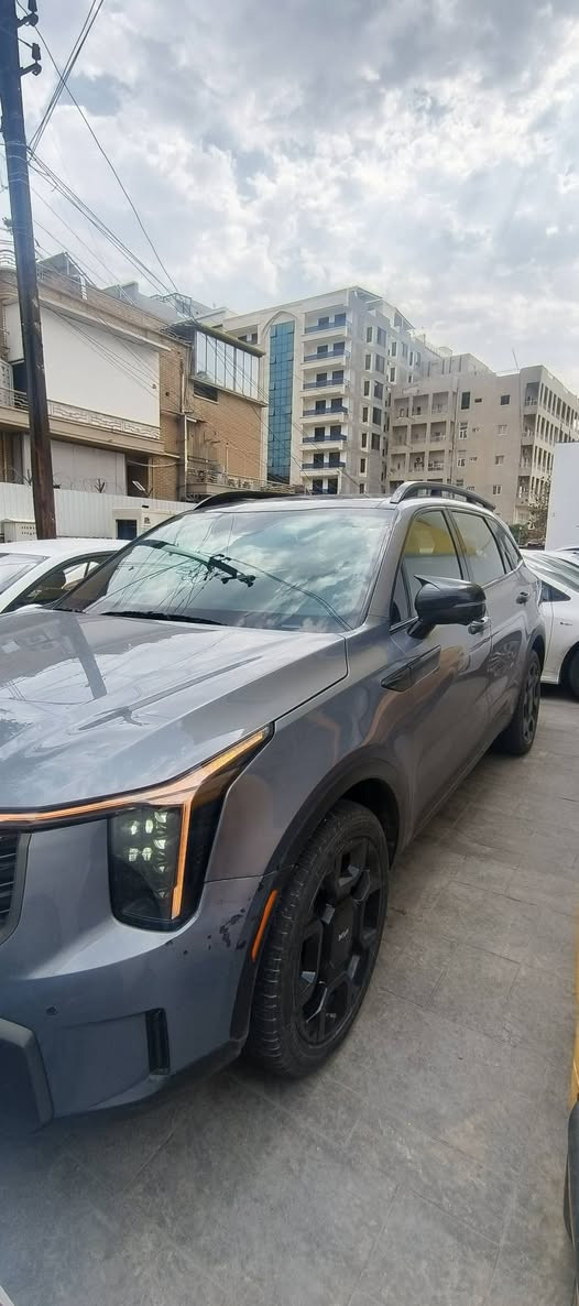 🚘 للبيع Kia Sorento 2024 SX X-Line AWD – فل أوبشن
💰 السعر: 27,500$ قابل للتفاوض بالمعقول

📍 وارد أمريكي 🇺🇸

📅 موديل 2024

🛣️ الممشى الحالي: 38,000 كم

السيارة رقم اربيل وفحص وهزة بعدها و السيارة مكانها بغداد 
قطعة وحدة فقط تبديل جاملغ امامي جهة السايق وبدون ايرباك

🔹 المواصفات:

• SX X-Line AWD – دفع رباعي

• محرك 2.5 Turbo

• قوة 281 حصان

• قير 8 سرعات DCT

• جنوط X-Line قياس 20 إنچ

• فتحة سقف بانوراما

• شاشـة وسطية 12.3 إنچ

• شاشة عدادات رقمية 12.3 إنچ

• Apple CarPlay / Android Auto

• شحن لاسلكي للموبايل

• تشغيل عن بُعد

• Smart Key

• باب خلفي كهربائي

• جلد

• مقاعد أمامية كهربائية

• تدفئة وتبريد المقاعد الأمامية

• تكييف أوتوماتيك Dual Zone

• كاميرا خلفية

• حساسات أمامية وخلفية

• Blind Spot – نقطة عمياء

• Rear Cross Traffic Alert

• Adaptive Cruise Control

• Lane Keep Assist

• Forward Collision Warning

• Automatic Emergency Braking

• إضاءة LED

• مرايا كهربائية ومدفأة

• Roof Rails

• 3 صفوف – 7 ركاب

• أنظمة أمان ومساعدة قيادة متعددة

🔎 رقم الشاصي VIN:

5XYRKDJF2RG261181

📌 رقم الشاصي موجود للإطلاع والبحث عن صور السيارة قبل الإصلاح.

✅ السيارة حالياً جاهزة للاستخدام

✅ الممشى الحالي 38 ألف كم

💵 السعر 27,500$ وقابل للتفاوض للجادين

📩 التواصل 

***********
