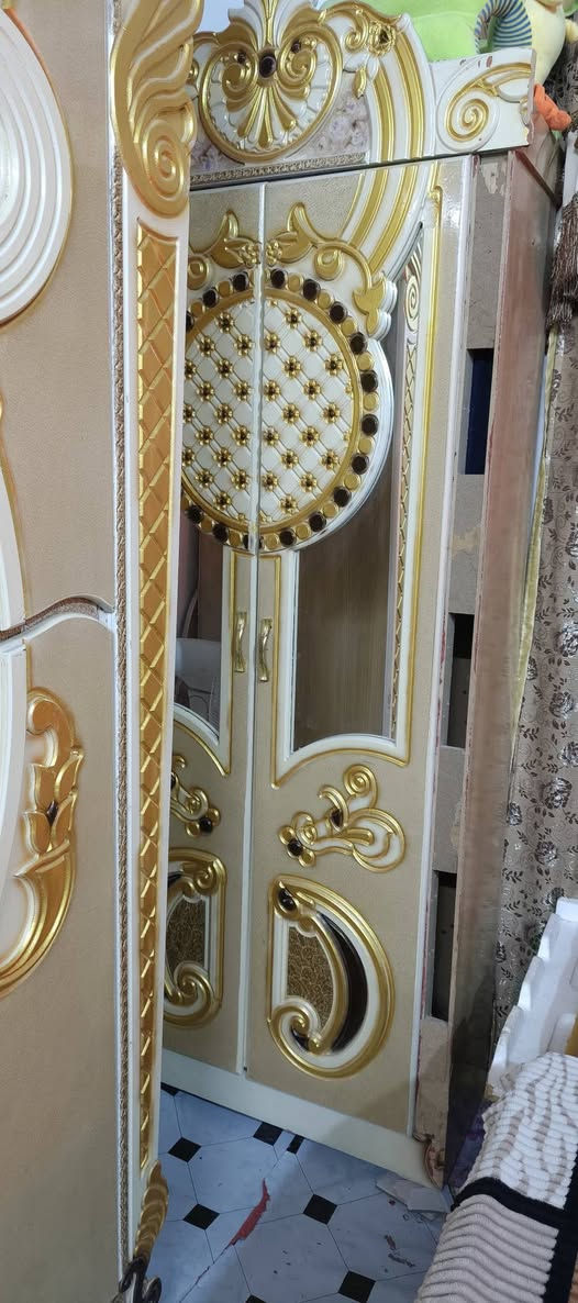 البيع
غرفه اخشاب عراقي درجه اوله 
نضافه ميه بل ميه مكان سوك شيوخ سعر 800وبيه مجال 
واتساب ***********
