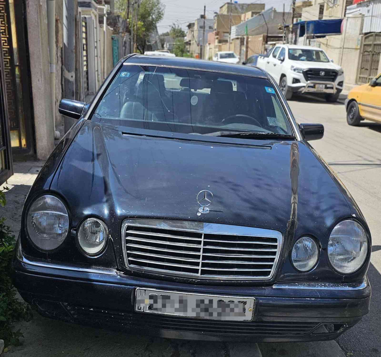 موديل 1996 محرك 3200 ستة سلندر

محرك ممتاز  / حدادية ممتاز / تايرات جدد
كير بيه تاخير ثانية وحدة عند التحريك فقط و ترايك محافظات بيها
منظومة غاز داخل الضمان سنة انسى الصرف والتفويل
تبريد كمبريسر شغال ومكفول وهسه وقف لو نقص غاز لو فان التبريد
رقم مشروع وطني باسمي تحويل ثاني يوم باي موقع مرور
يحتاجلها سمكرة وصبغ اذا تريد ترتبها وكم ملاحظة بلكهربائيات
 سيارة متوكفك بلشارع نهائيا
كافة التفاصيل مكتوبة اعلاه
مكان السيارة بغداد الحرية
سعر سيارة 58 ورقة بيها مجال
***********
