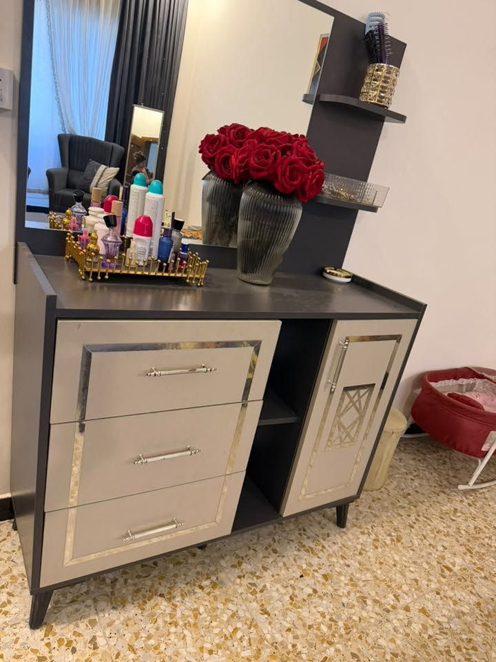 غرفه نوم تركيه بمليون ويه دوشك والكراسي تركي ***********
