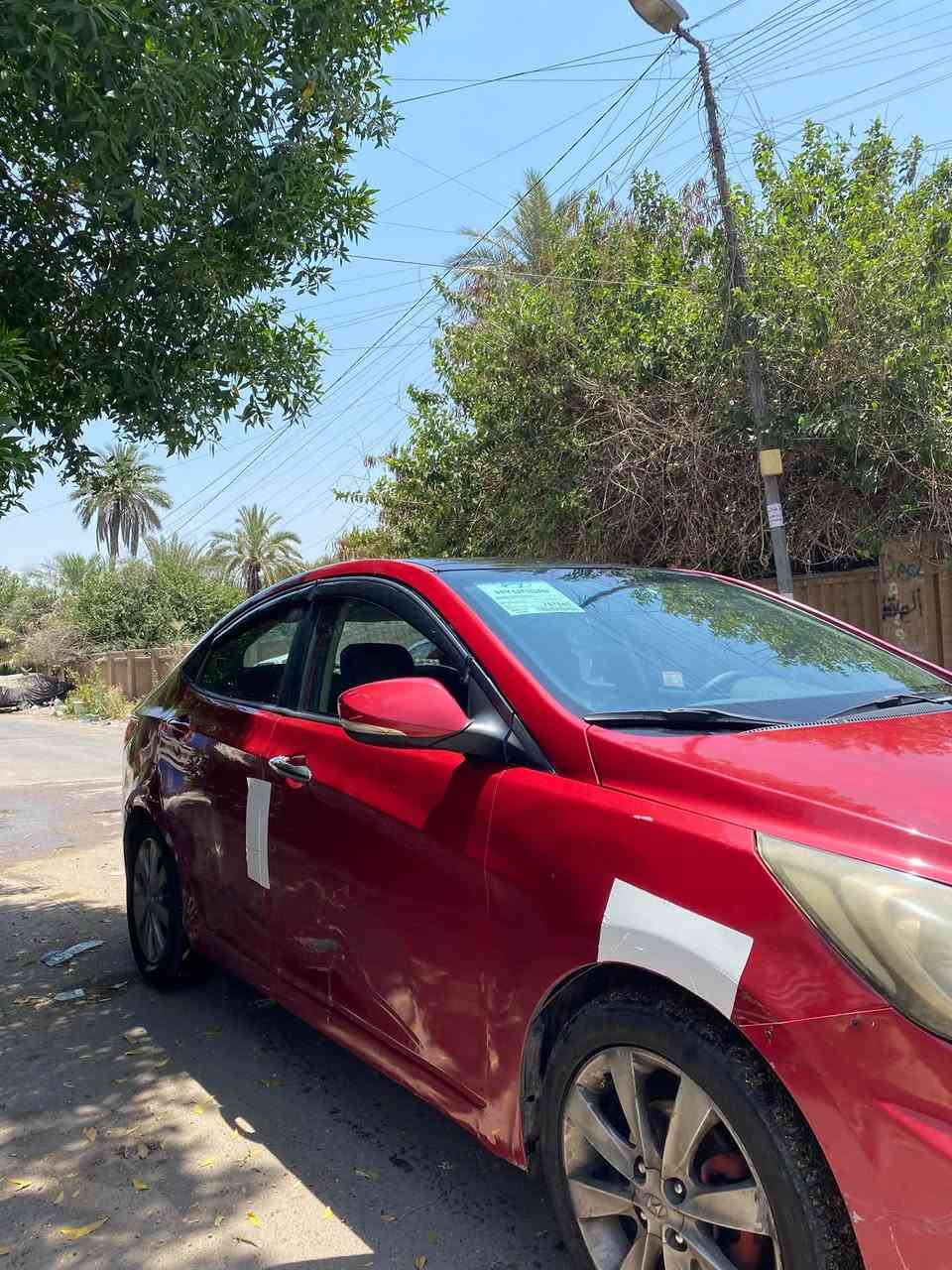 بيع مستعجل ( اكسنت ٢٠١٥ ) 
السيارة خليجي
فول مواصفات ( فتحة سلايد _ اشاير مري _ تحكم ستيرن _ كاميرا _شاشة ) 
السيارة مصبوعة عام 
وبيهه نقوصات بسيطة 
حادثهه ذني بابين وجاملغ موضح بلصورة 
رقم ذي قار مشروع وطني تحويل ثاني يوم بأي محافظة 
السعر : ٥٨ ورقة وبيهه مجال
للأستفسار  : *********** 
بي واتساب
