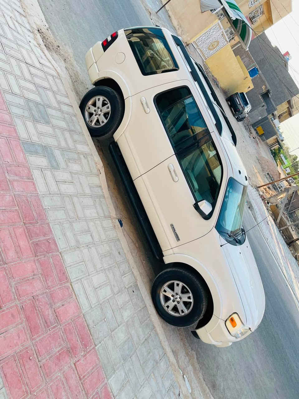 فورداكسبلور2008فول خليجيه بسمي مابيه اي نقص مكاني كربلاء***********السعر115
