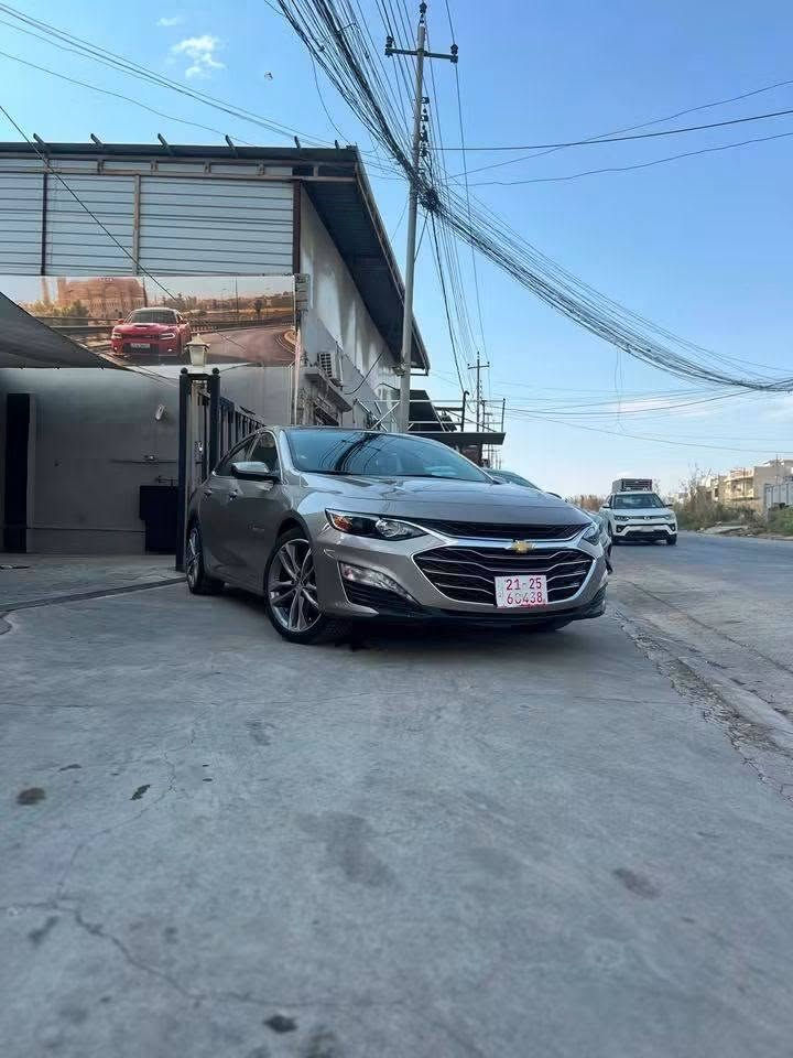 السلام عليكم للبيع شوفرليت ماليبو2023 (فئهLT)
CHEVROLET MALIBU 2023 شوفرليت ماليبو🔴 ماليبو🔴🔴 2023 (فئة LT موصفات PREMIER)🔴🔴

🔴السيارة بحالة الوارد تماماً (بعدها على وضعها )، جاهزة وما تحتاج أي مصروف، وبيها كفاله عامه ما عدا الضرار

🔴الرقم: مرقم وجاهز اربيل

🔴المسافة المقطوعة: 32  ميل فقط (بحالة الزيرو).

🔴المحرك: 4 سلندر 1.5L Turbo (اقتصادي وقوي).

🔴الحادث: باب وجاملغ أمامي بدون ايرباك بدون دواخل جاملغ صبغ فقط و حافه باب تعديل بارد رقم الشاصي 1G1ZD5STXPF180295

🔴 المواصفات (LT - فول+PREMIER+سقف بنارما 

🔴التشغيل: بصمة تشغيل + بصمة أبواب + تشغيل عن بعد (Remote Start).

🔴الشاشة: شاشة آيباد لمس بيلادية.

🔴البريك الذكي: هاند بريك بصمة + نظام أوتو هولد (Auto Hold).

🔴توفير الوقود: نظام (Auto Stop / Auto Start) لإطفاء المحرك الذكي عند التوقف.

🔴الأمان: رادار أمامي + رادار خلفي (نظام التحذير من الاصطدام).

🔴أنظمة القيادة: 3 وضعيات سياقة (ECO / Normal / Sport).

🔴التحكم والراحة: تحكم إستيرن كامل + كشن سائق كهرب 

🔴الإضاءة: لايتات وبكلايتات LED بيلادية.

🔴الويل: ويل PREMIER مميز حجم 19 بيلادي طخم تايرات جديد.

العنوان _الموصل _الجانب الايسر 

🔴📞 للتواصل والاستفسار (من المالك مباشرة):

الخاص مغلق 

🔴رقم الهاتف: اسيا ***********

كورك ***********
