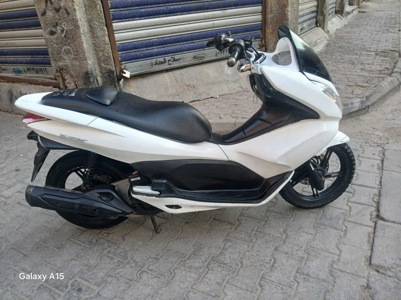 دراجه pcxجيل اول ياباني الاصلي دراجة  كلها ابلاديه شرط النضافه دراجة مال رمبه مال معرض المديل 2016 ماخذها رمبه اوراق المعرض موجوده يعني مو مال شارع السعر مليون و400الف 
حساس ازدحام كفاله عامه الدراجه على ايدي شوفت عينك ياباني الاصليJF جديده مكاني بغدادالكرخ اي استفسارالاتصال على رقم***********
