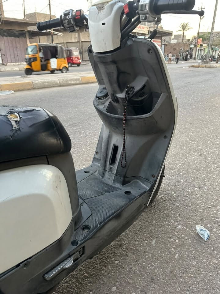 بوليس كابريتر مكفوله كفاله عامه ختم واحد ويه المكينه الدراجه خرسه شلعه معدل كهربايات كله شغاله السعر 550 وبيها مجال بصيط للشراي الدراجه مال ربه وتصل وودلل ***********
