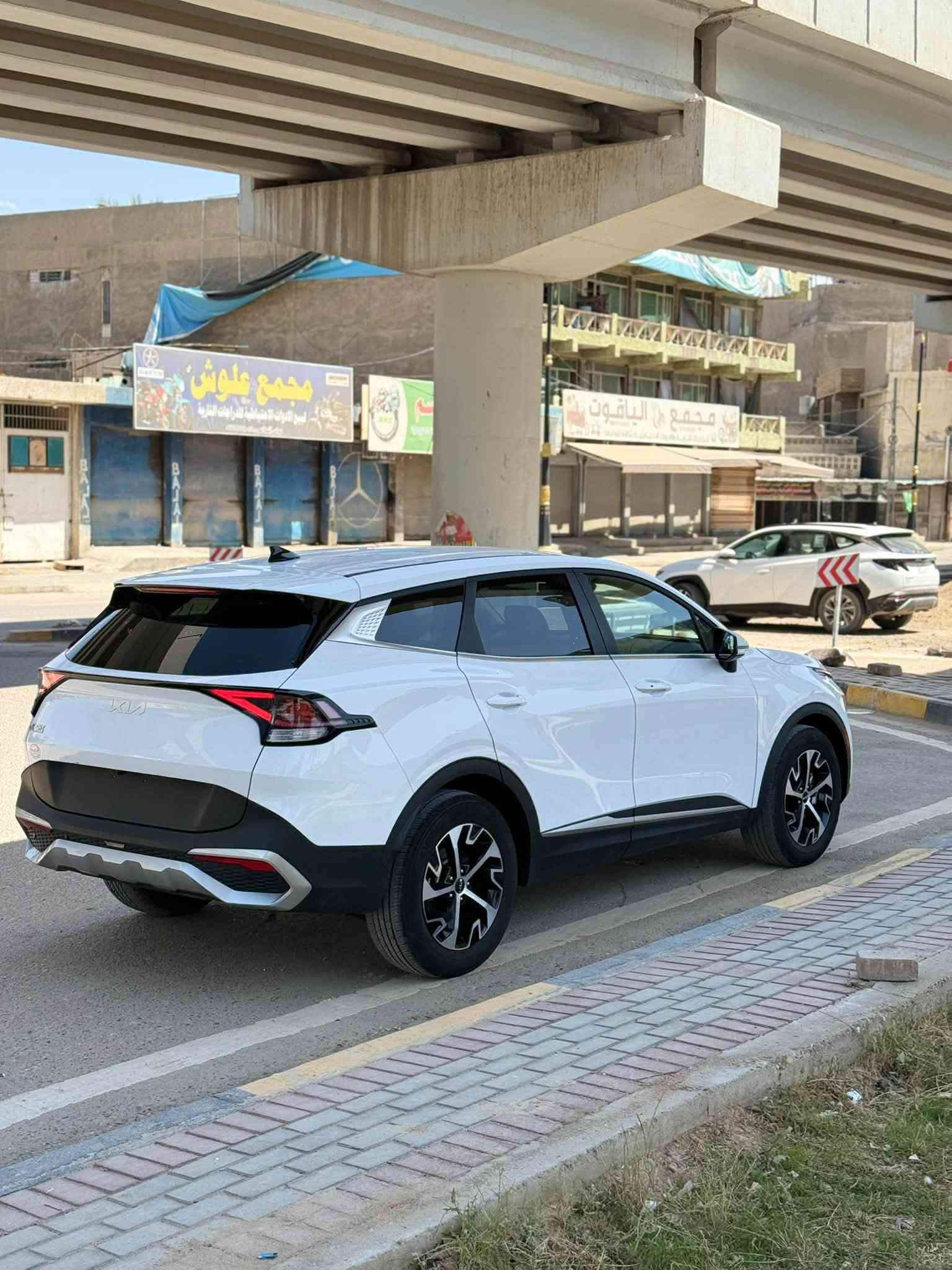 السلام عليكم سبورتج وارد امريكي موديل 2024 موصفات فول عدا بنرواما حادث جانبي بيبان مبدله وربع جاملغ بدون ارباك فقط برده پجم كبس منفسه بسمي مكاني حله شارع 60—— ***********
