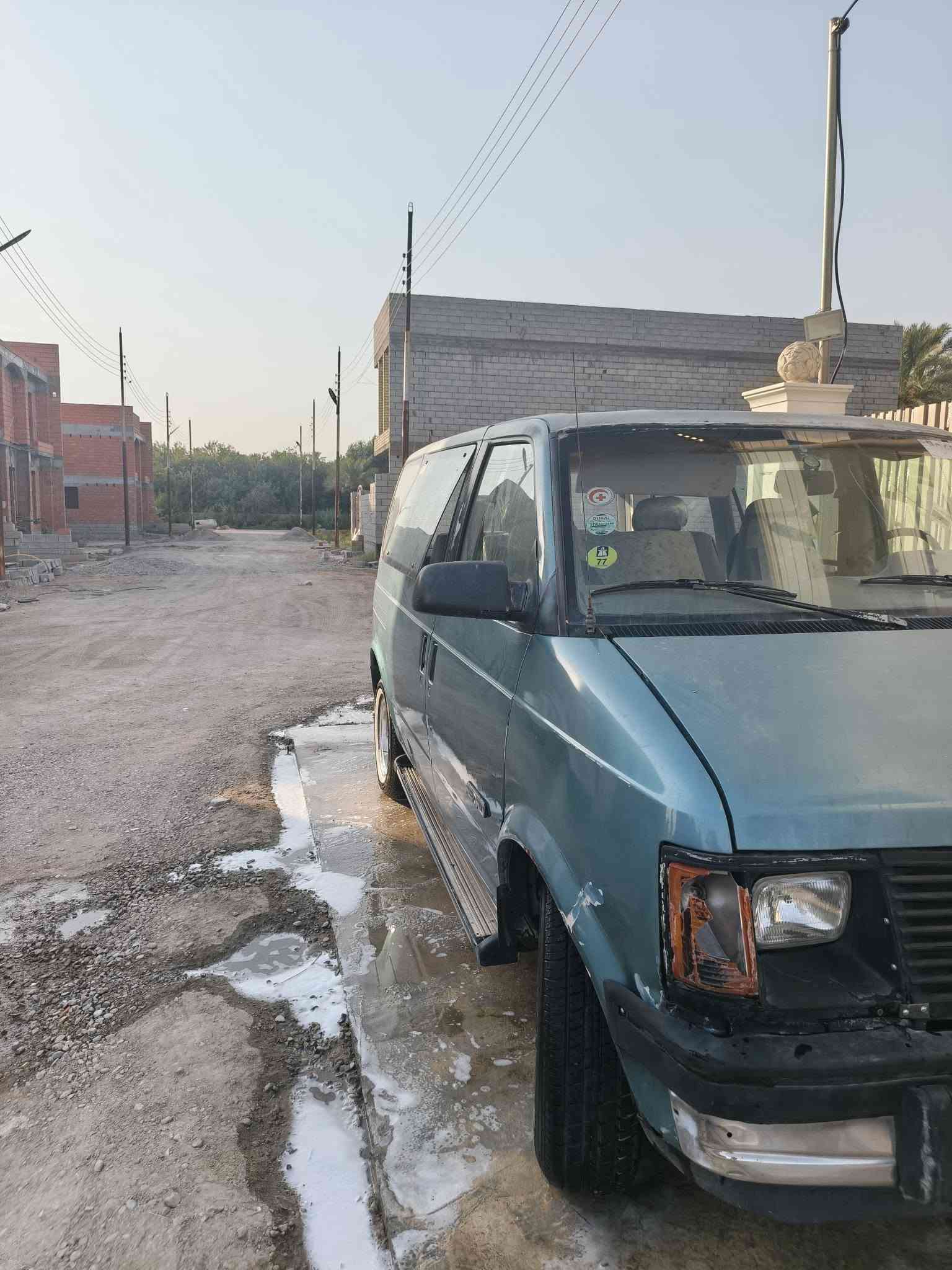 فان استرو موديل ٩٤ كير مكينة جدد بلاد تخم تاير كهربائيات كلها شغالة داخلها مدوشم بيها نواقص بسيطة رقم كركوك سنوية ساقطة وشرط التحويل السعر ٢٧ وبيها مجال للشراي بيع او مراوس بسيارة اكبر لان عندي خط مكاني ديالى بعقوبة ***********
