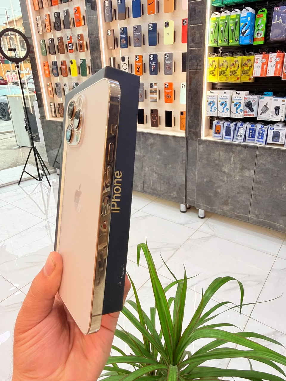 ايفون ١٣ برو ماكس • ذهبي • بطارية ٩٦%