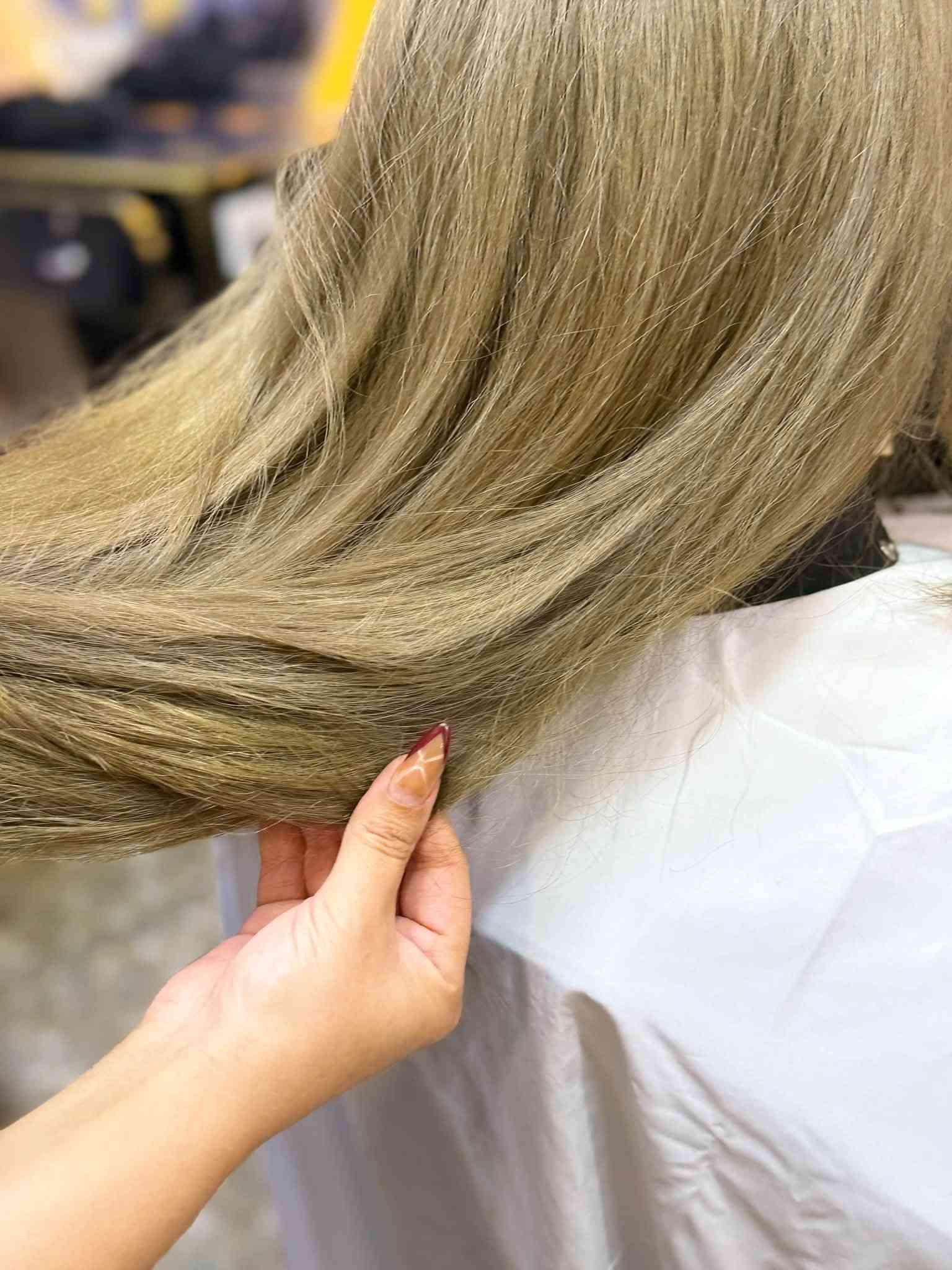 حبايب قلبي مددنالكم العروض 
العنوان الثعالبه الاولى مقابل جامع العطاء
***********

نص مكتوب في الصور:
- صالون الخاتون