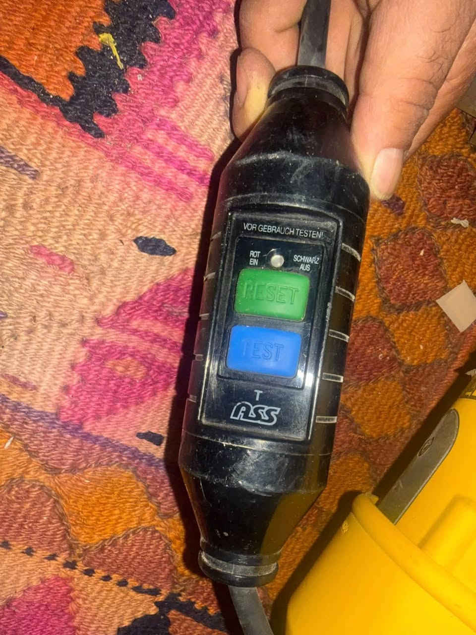 سلام عليكم متواجد دريل Dewalt طول نص متر شرط النظافه و الفحص سعر 650 الف وبي مجال للتواصل واتساب 0770050944

