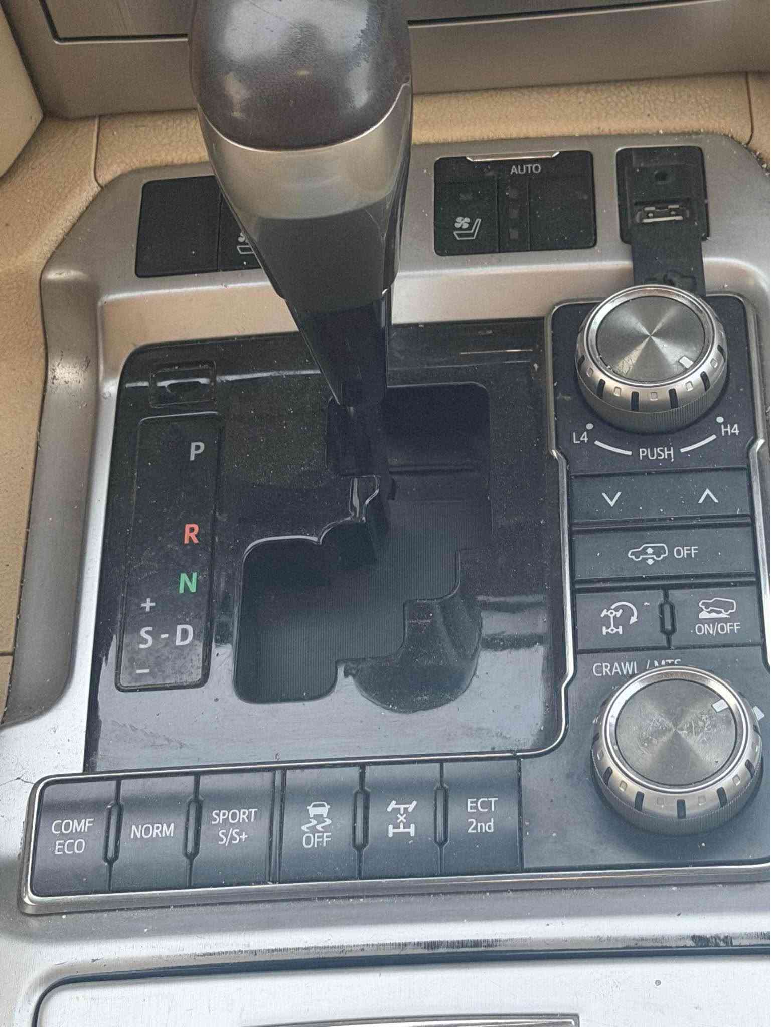 لاندكروز VXS • فول الفول • رقم اربيل