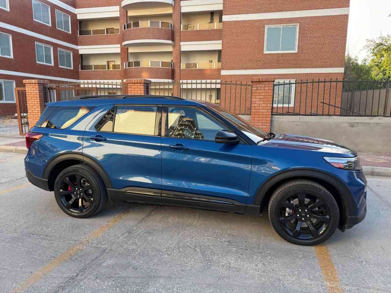 السلام عليكم فورد اكسبلورر 2020 st السياره فول مواصفات محرك v6 3.0  تون توربو كير 10 نمر 5 وضعيات قياده بانوراما ويل 21  السياره بدون چيك انجن السياره ماشيه 138 الف
السياره بيه بعض نقوصات 
حساسات ضغط التاير 
شمط استيرن من تطب بطسه يطلع صوت طكه بس هو شغال كلش طبيعي
الكامره الخلفيه مرات تشكل 
للاستفتسار: ***********
المكان: بغداد - مجمع ايادي العدل مجاور مستشفى الشرق الاوسط بغداد, العراق
