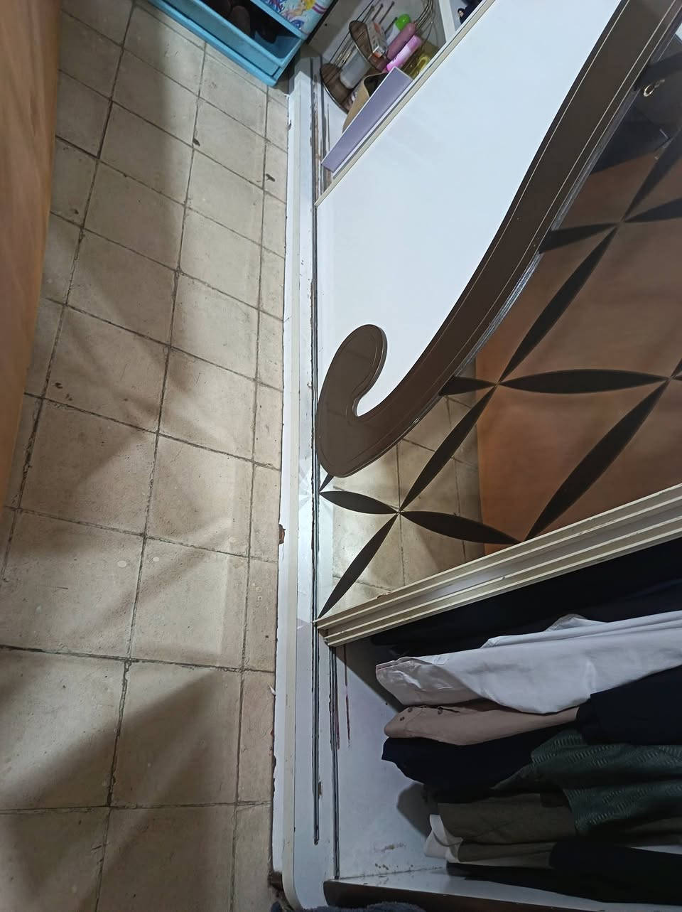غرفة نوم تركي للبيع  سعر ٦٥٠ بيها مجال
مكاني بغداد اليرموك *********** واتساب
