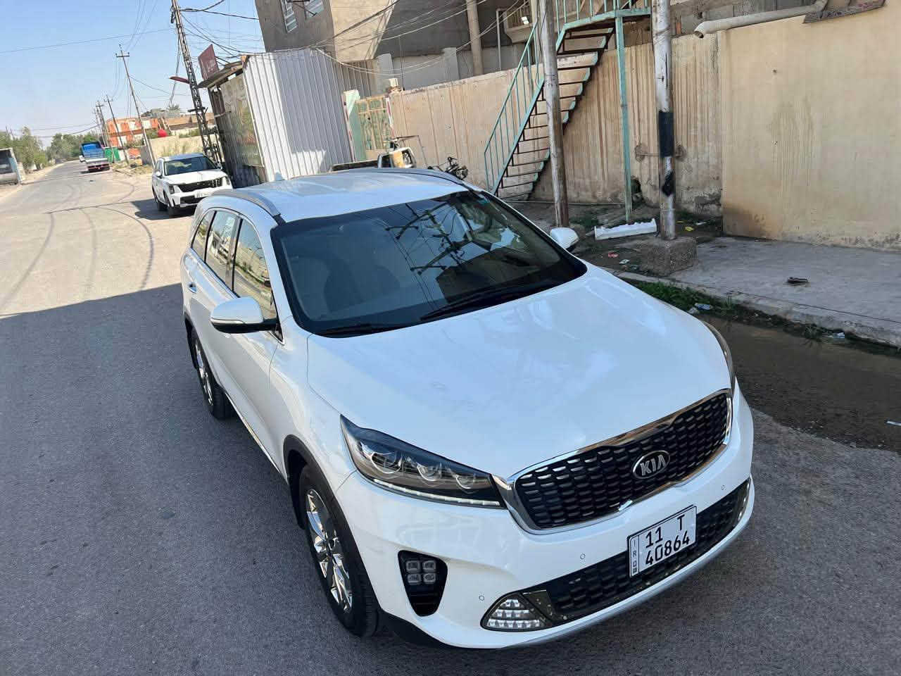 كيا سورنتو خليجي
رقم بغداد مشروع وطني
موديل ٢٠٢٠ شكل ال٢٠ 
دبل شباك شكل الجديد 
لون ابيض 
٦ سلندر ٧ راكب 
فوووووول مواصفات بدون فتحة 
بصمتين: تشغيل وتقفيل 
بردات خلفية اصلية 
الباب الخلفي كهربا
كشنات جلد اصلي لونين
كشنات ٢ كهرباء
شاشة كبيرة اندرويد 
جي : بي: اس : خرائط طرق 
كامرة دوارة اصلية 
حساس امامي وخلفي 
مري شفط مع القفل 
تحكم استيرن فول 
حاكية : ابلوتوث: اوكس 
كيجات السرعة زئبقية 
شاشة الدشبول الكترونية 
نظام ايكو درايف 
نظام سبورت ورياضي وعادي 
تبريد ابيانو لمس 
تبريد ٣ قطع ثلج 
مانع انزلاق وانحدار 
اضواء ترحيب بليدات 
علامة سورنتو بلدوسة 
لد امامي وخلفي 
لايت زنون اصلي 
اشاير بلمري 
يدات نيكل اصلي 
ويل اكروم ١٩
تخم تاير جديد لك 
ماشية ٥٠ الف اصلي شرط الفحص 
لايت اسود ٥ عدسات 
كير ومكينة وصدر وحدادية وتبريد كفالة عامة 
بدون ضربة وتبديل واسخوط وبارد ورصعات وصبغ عدى كارت صغير فقط ورصعة 
سيارة جديدة ومال بيت مابية اي نقص 
الرقم الدولي الجديد/ هزة جديدة/ سنوية جديدة 
كتلوكات الشركة موجودات// البصمة الثانية ممستخدمة// 
السيارة عدنة من زيرو استعمال شخصي بية تراي مال زيرو 
السعر ٢٢٤$ نهايتة 
***********
